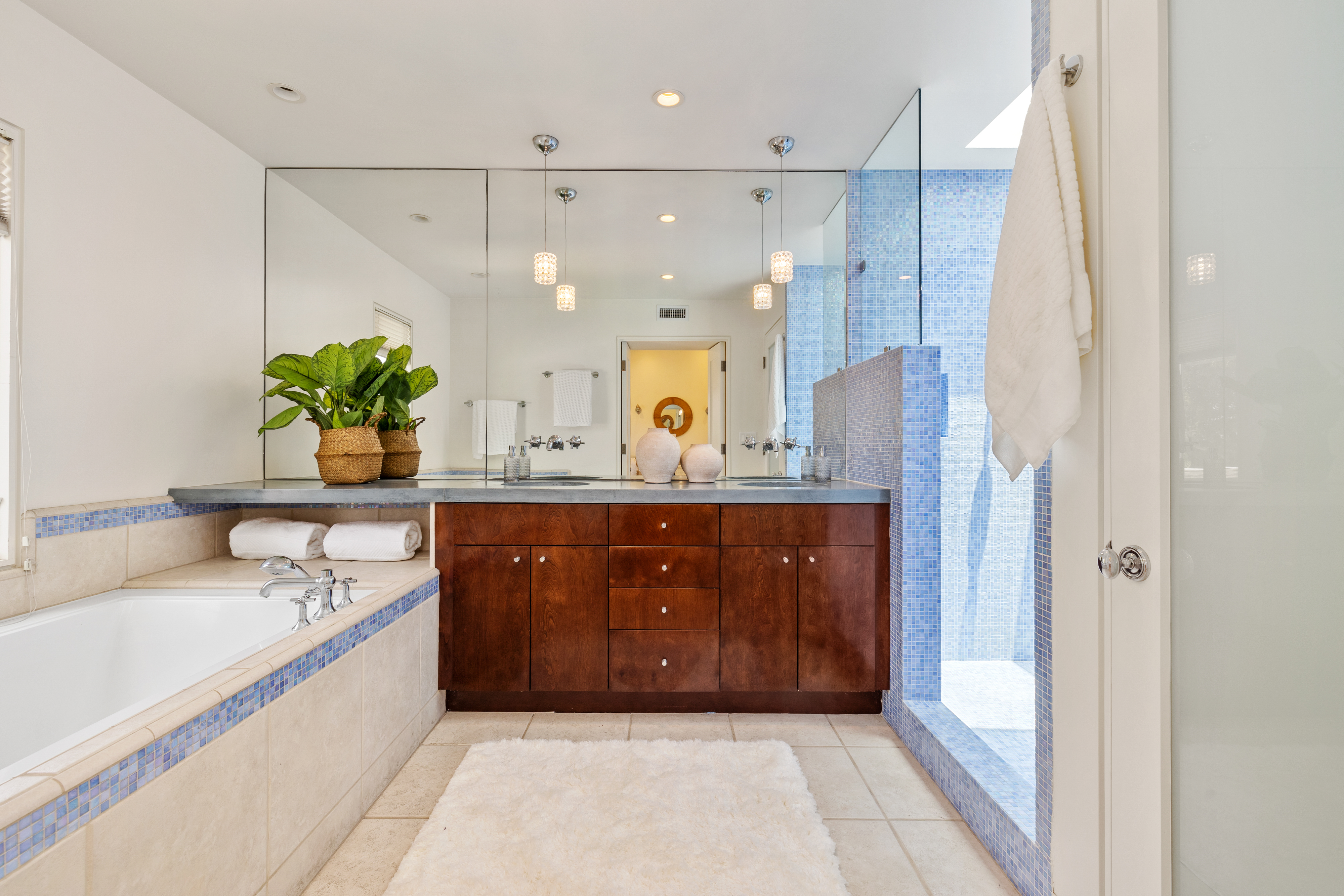  2710 Pine Avenue, Manhattan Beach, CA 90266 - 物件實景