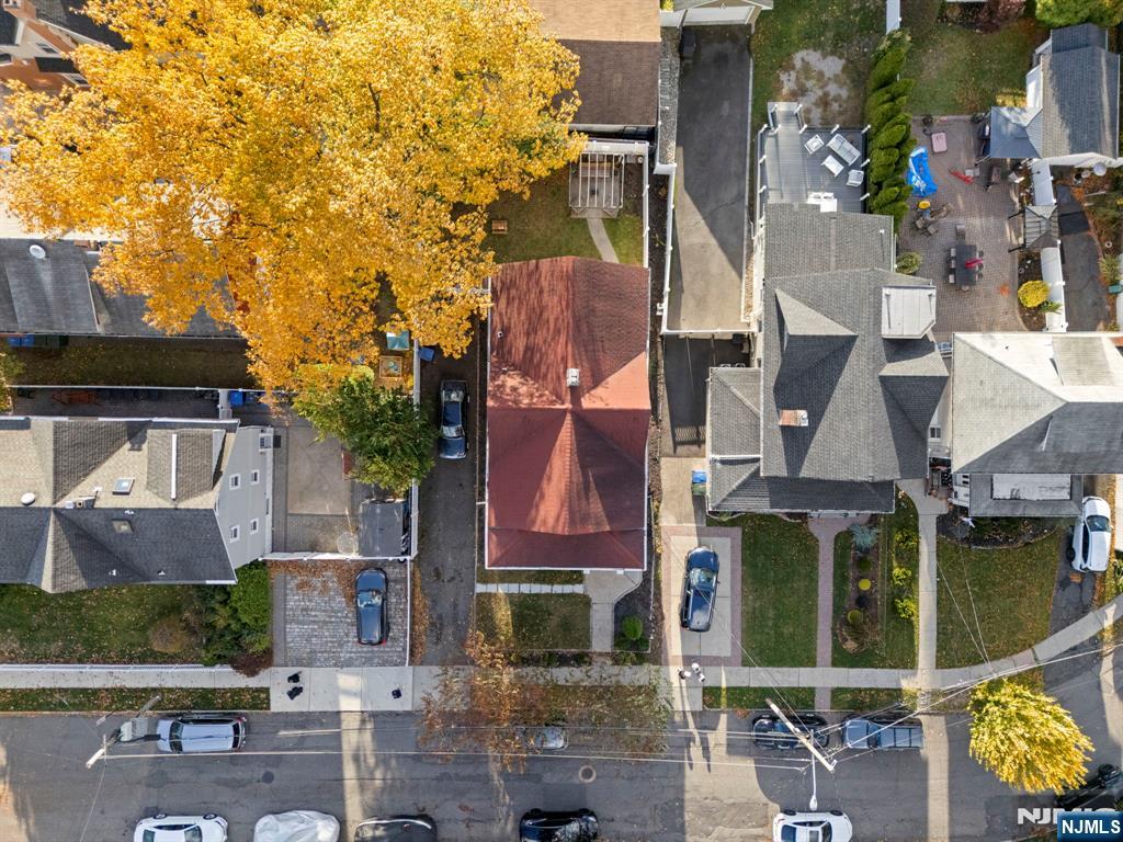 Rutherford, New Jersey, 07070, United States, 4 Bedrooms Bedrooms, ,2 BathroomsBathrooms,Residential,For Sale,1977707