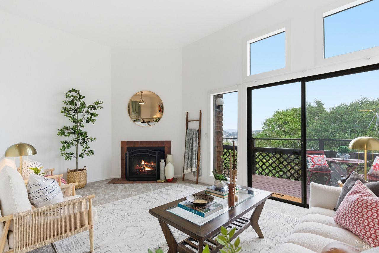 Sausalito, California, 94965, United States, 3 Bedrooms Bedrooms, ,3 BathroomsBathrooms,Residential,For Sale,1990897