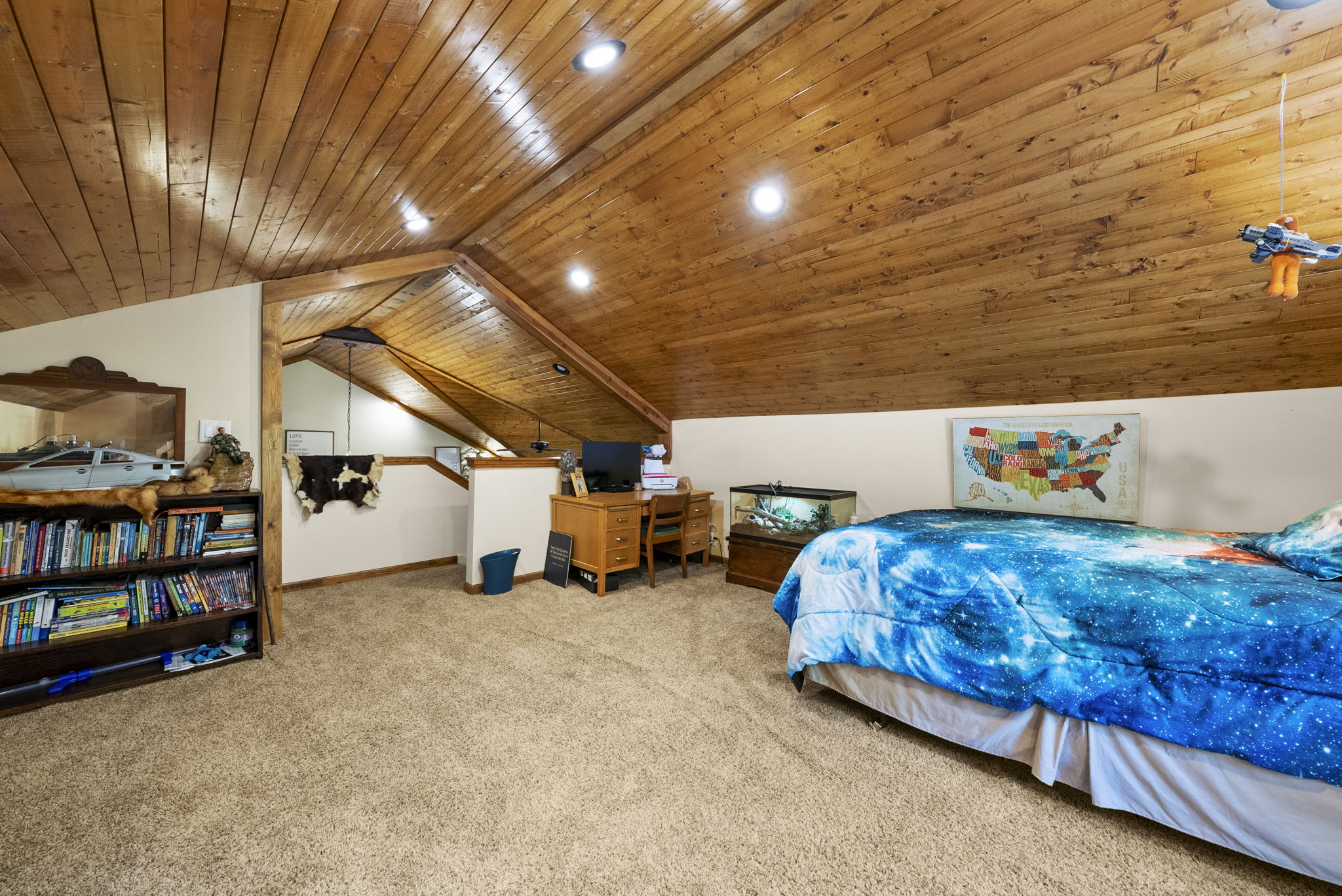 Bloomfield, Indiana, 47424, United States, 3 Bedrooms Bedrooms, ,2 BathroomsBathrooms,Residential,For Sale,1976098