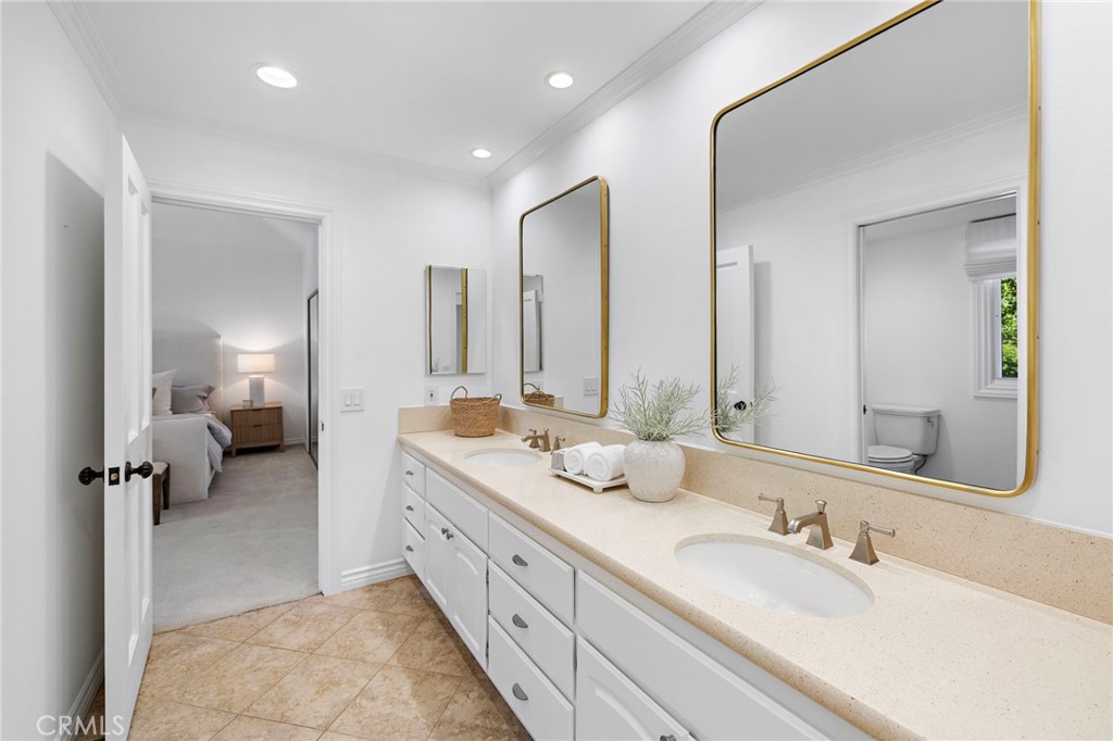 Laguna Hills, California, 92653, United States, 7 Bedrooms Bedrooms, ,5 BathroomsBathrooms,Residential,For Sale,1941687