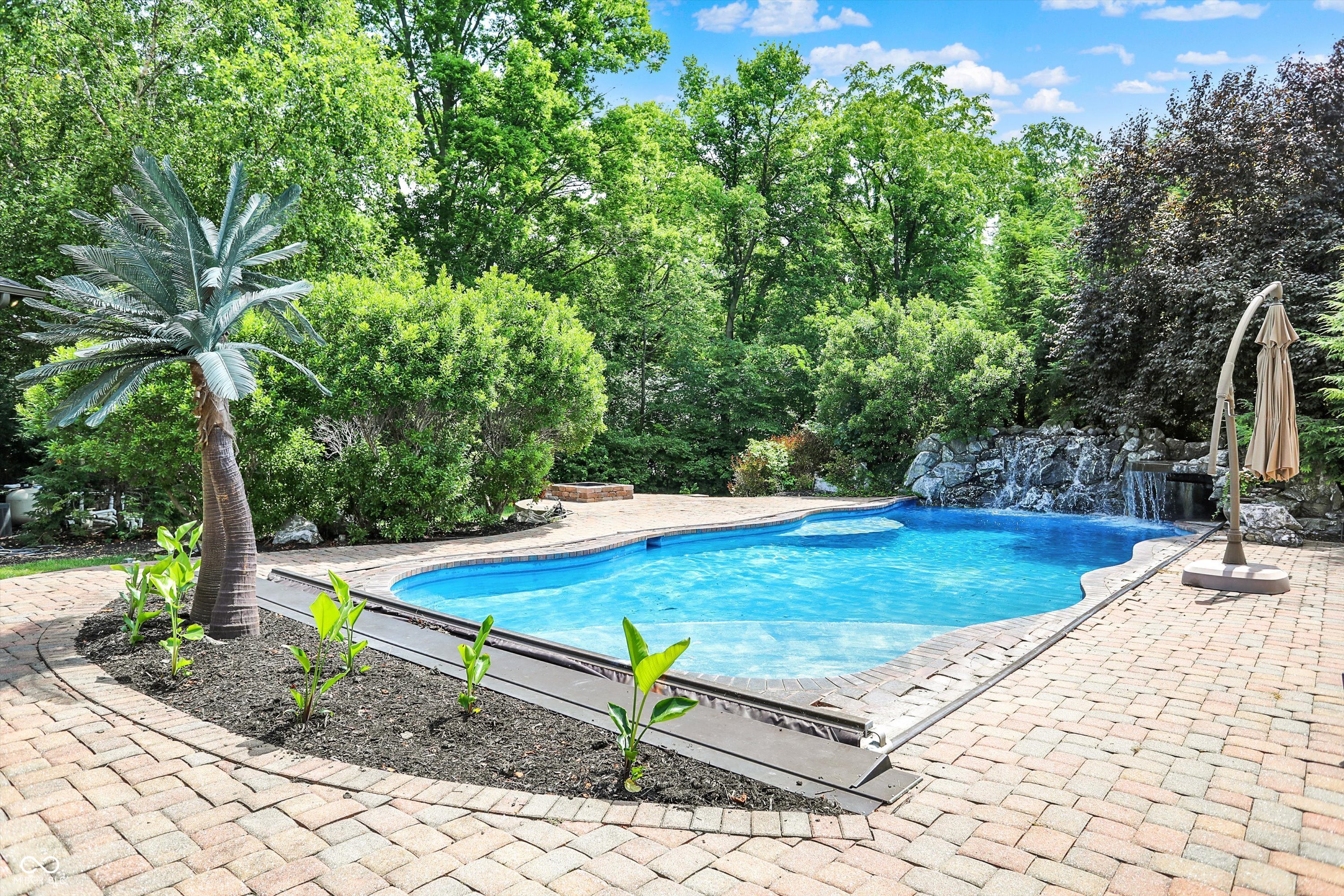 Zionsville, Indiana, 46077, United States, 4 Bedrooms Bedrooms, ,6 BathroomsBathrooms,Residential,For Sale,1978163