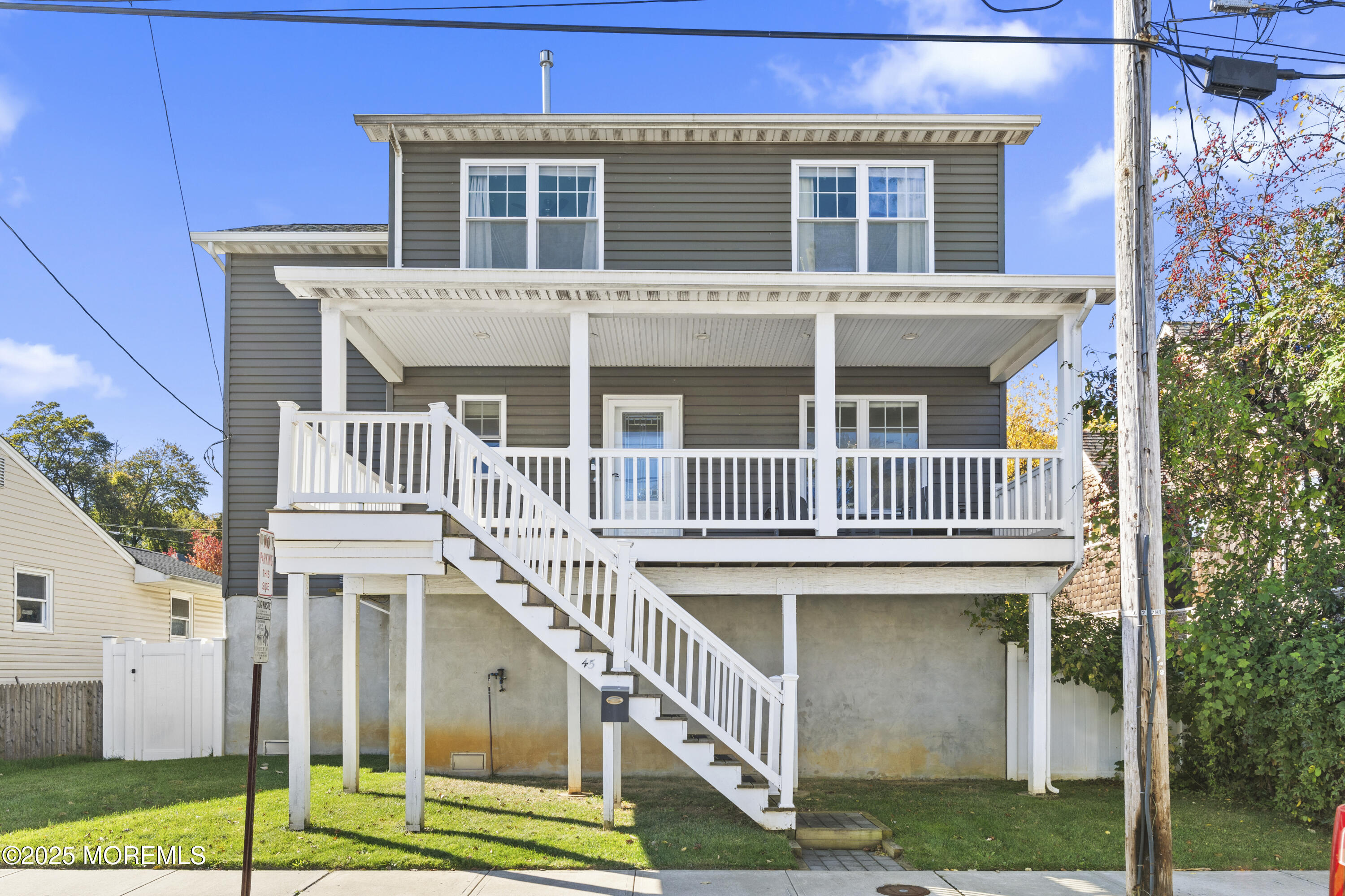 Highlands, New Jersey, 07732, United States, 3 Bedrooms Bedrooms, ,3 BathroomsBathrooms,Residential,For Sale,1977808