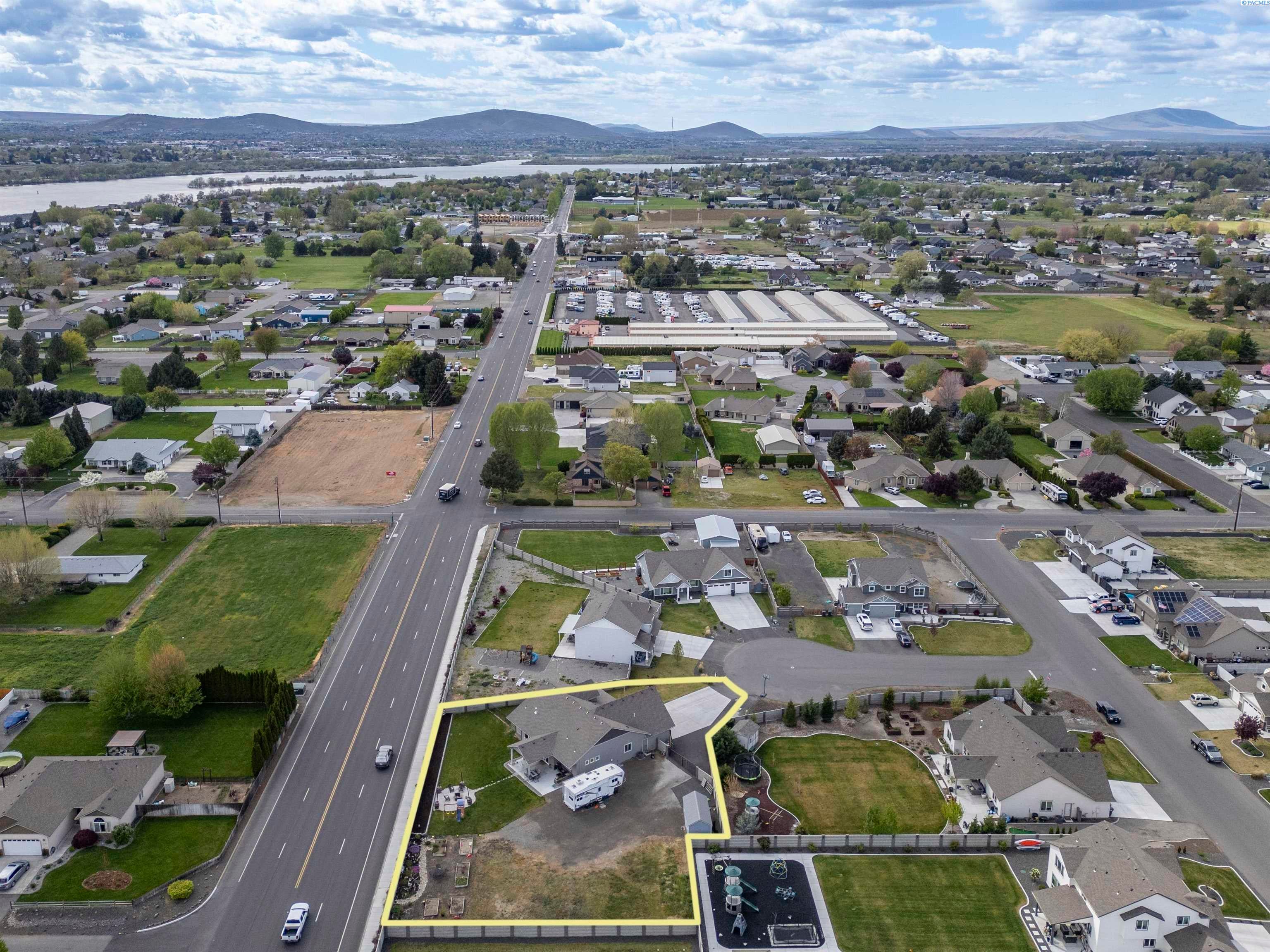 Pasco, Washington, 99301, United States, 4 Bedrooms Bedrooms, ,2 BathroomsBathrooms,Residential,For Sale,2036931