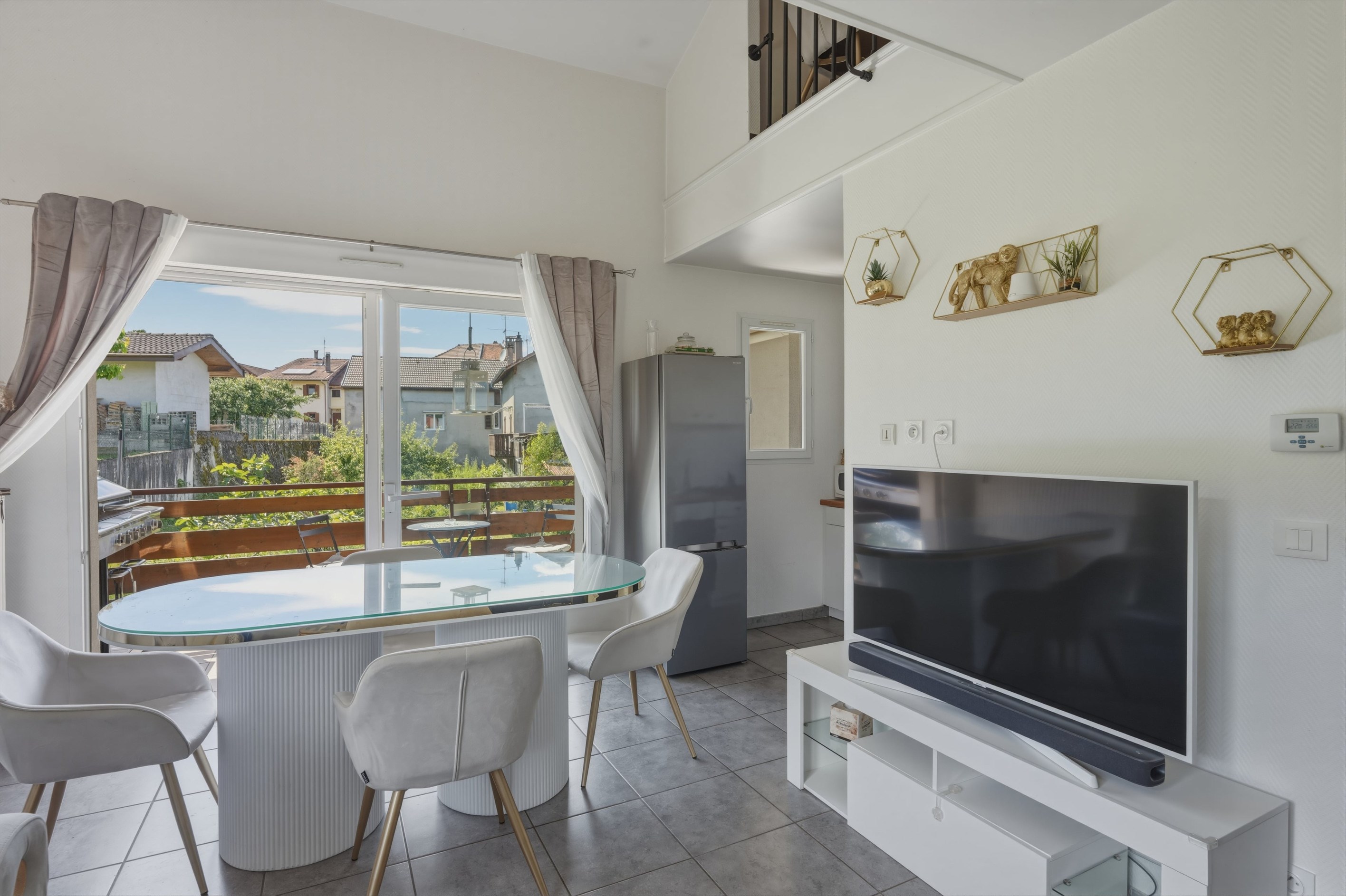  duplex apartment located on the top floor of a small residence in Lugrin - 物件實景