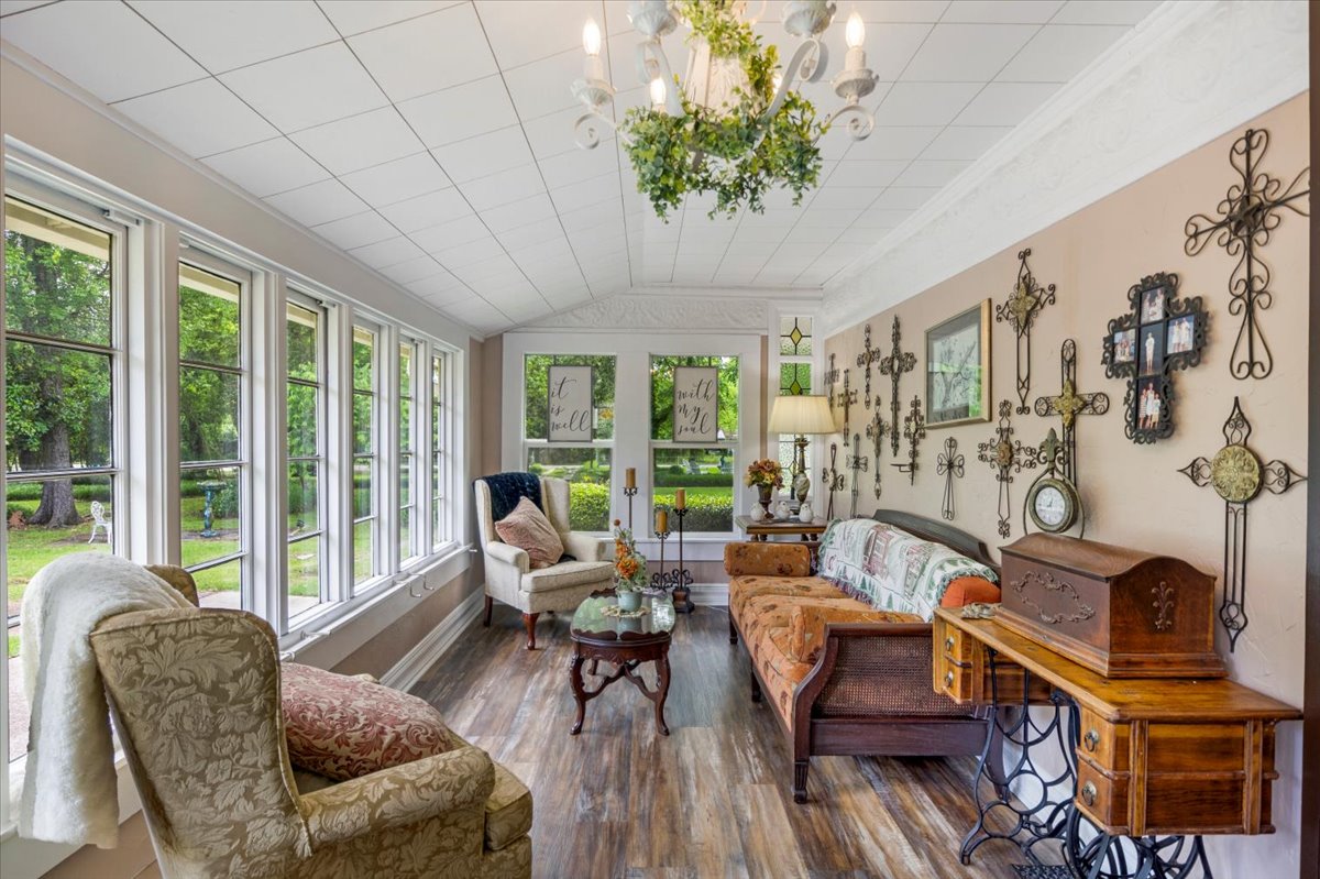 Carthage, Texas, 75633, United States, 5 Bedrooms Bedrooms, ,4 BathroomsBathrooms,Residential,For Sale,1804016