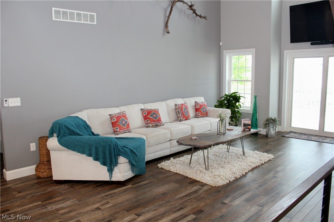 Lake Milton, Ohio, 44429, United States, 3 Bedrooms Bedrooms, ,3 BathroomsBathrooms,Residential,For Sale,2024644