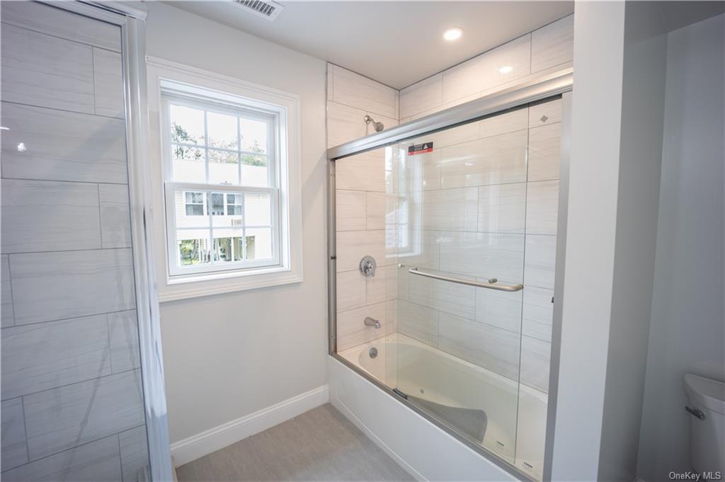 New Rochelle, New York, 10804, United States, 5 Bedrooms Bedrooms, ,5 BathroomsBathrooms,Residential,For Sale,1983034