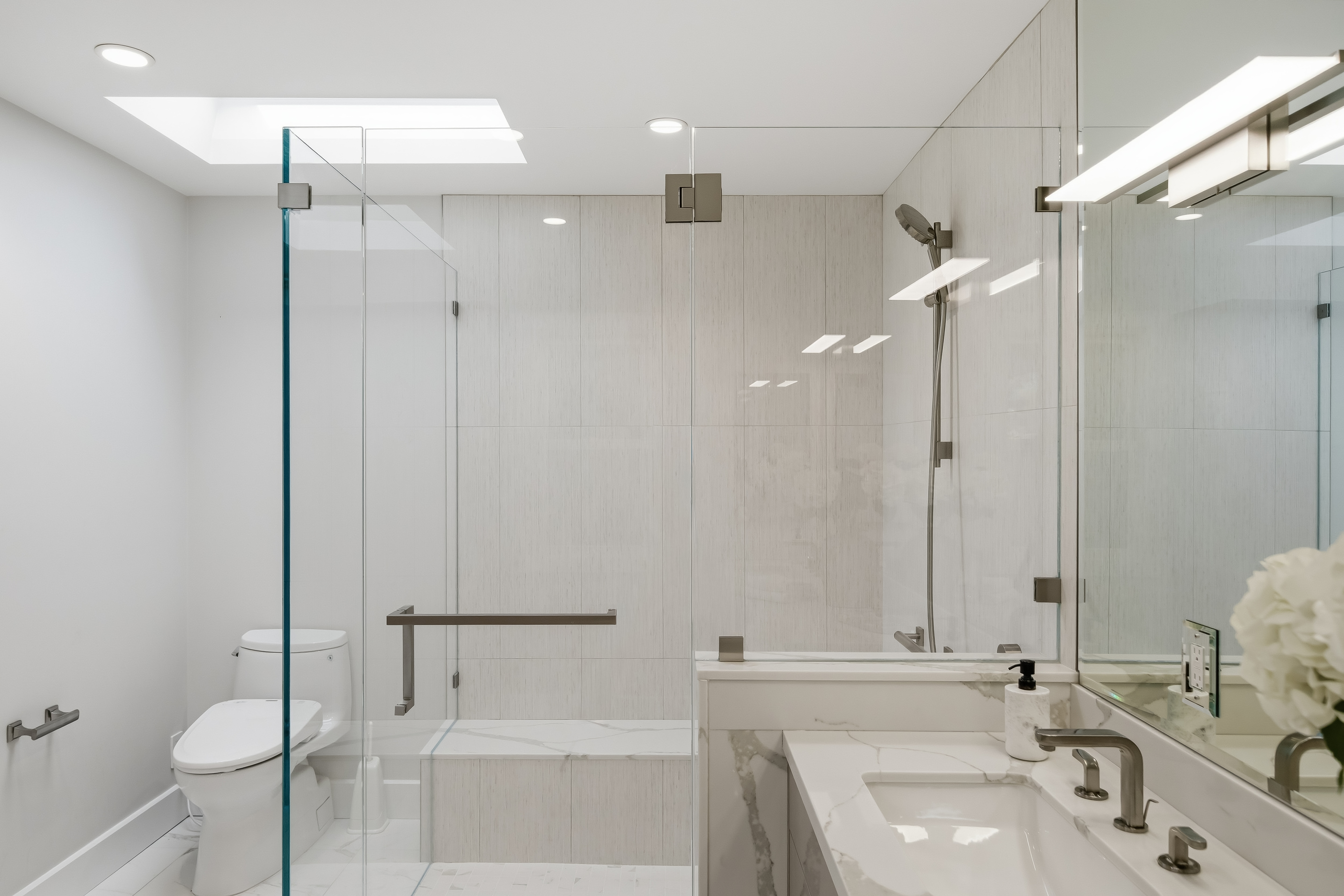  Contemporary Luxury with Pool, Tennis, and Solar - 物件實景