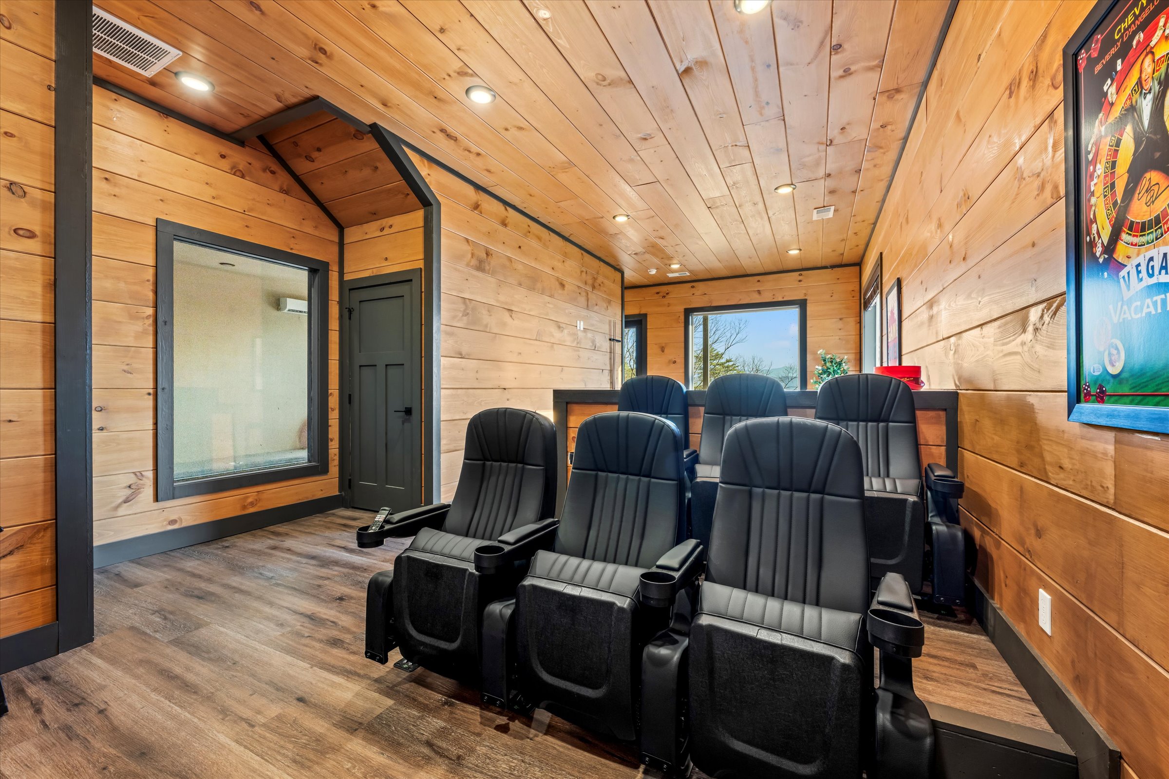 Sevierville, Tennessee, 37876, United States, 5 Bedrooms Bedrooms, ,6 BathroomsBathrooms,Residential,For Sale,1975935