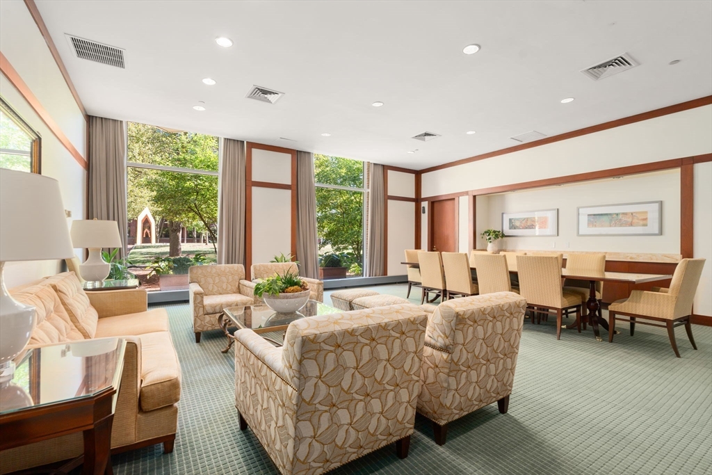 Cambridge, Massachusetts, 02142, United States, 2 Bedrooms Bedrooms, ,3 BathroomsBathrooms,Residential,For Sale,1784887