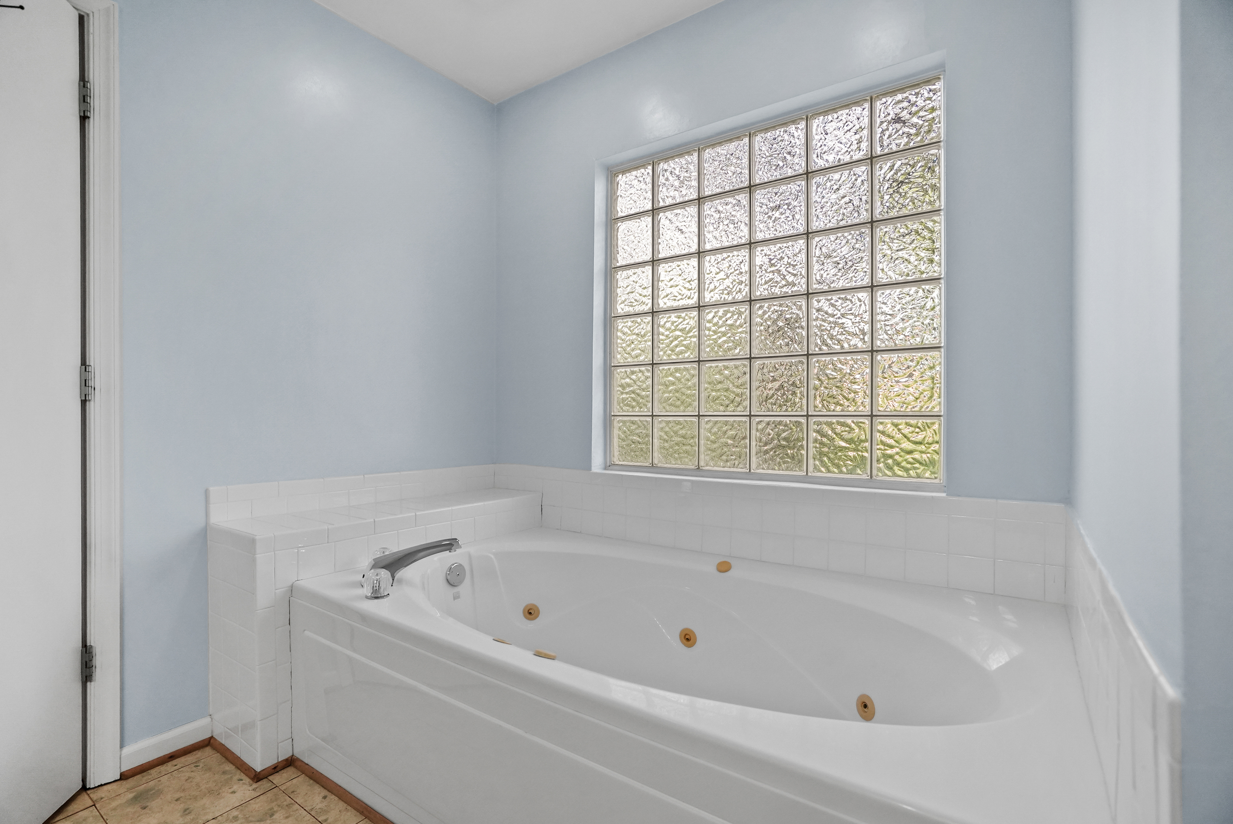  2112 Pretty Lake Avenue, Norfolk, VA, 23518 - 物件實景