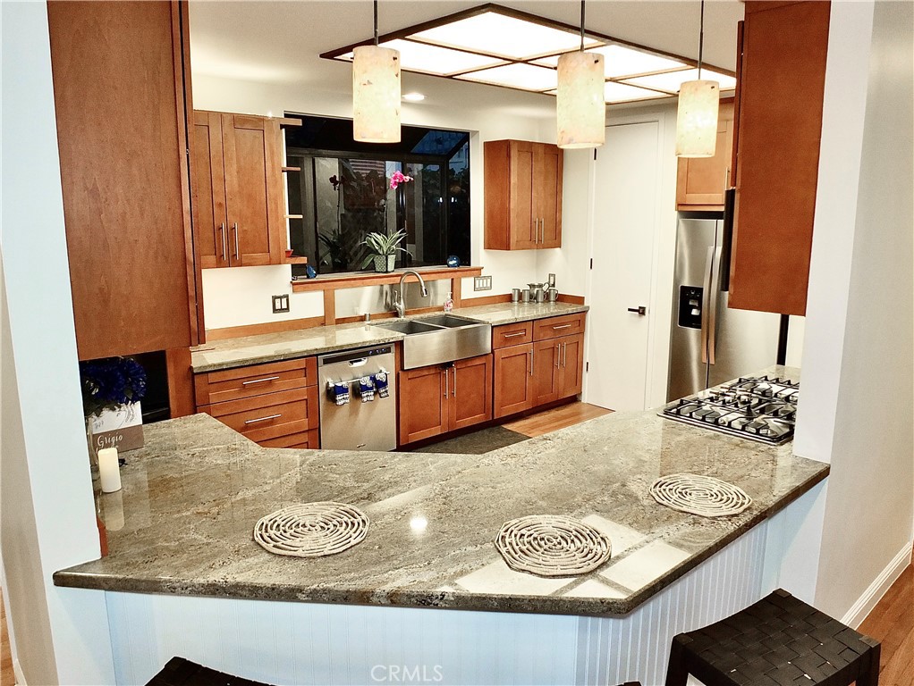 Manhattan Beach, California, 90266, United States, 5 Bedrooms Bedrooms, ,4 BathroomsBathrooms,Residential,For Sale,1993331