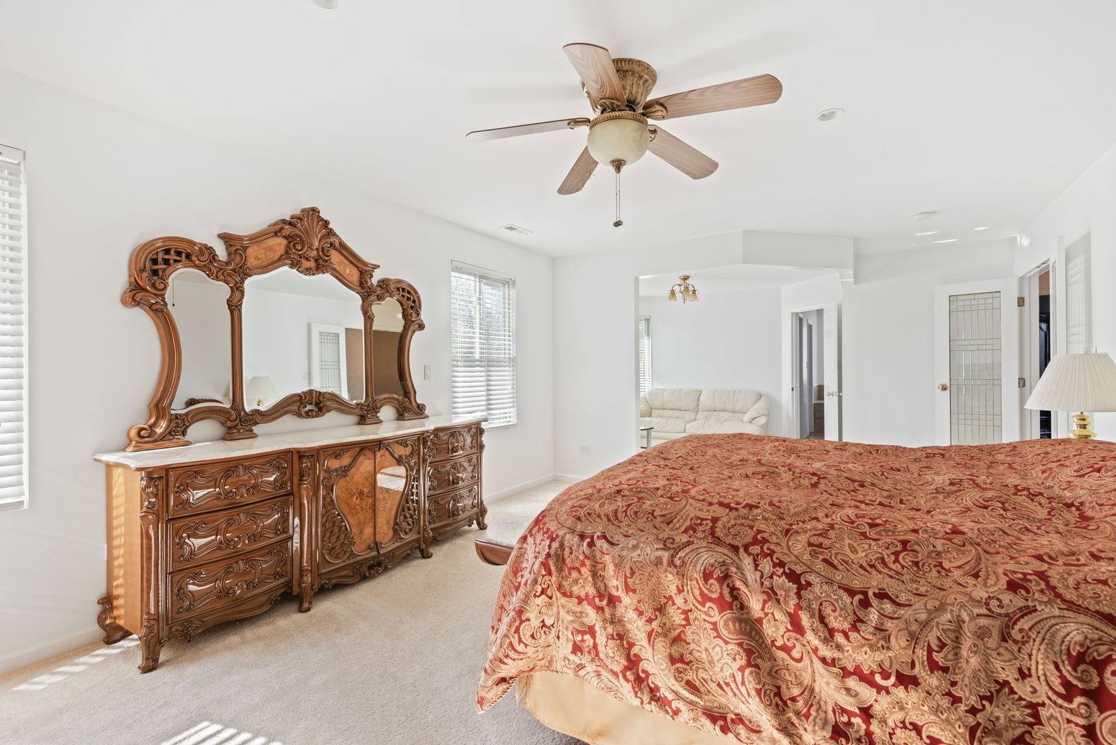 Lincolnshire, Illinois, 60069, United States, 4 Bedrooms Bedrooms, ,4 BathroomsBathrooms,Residential,For Sale,1877536