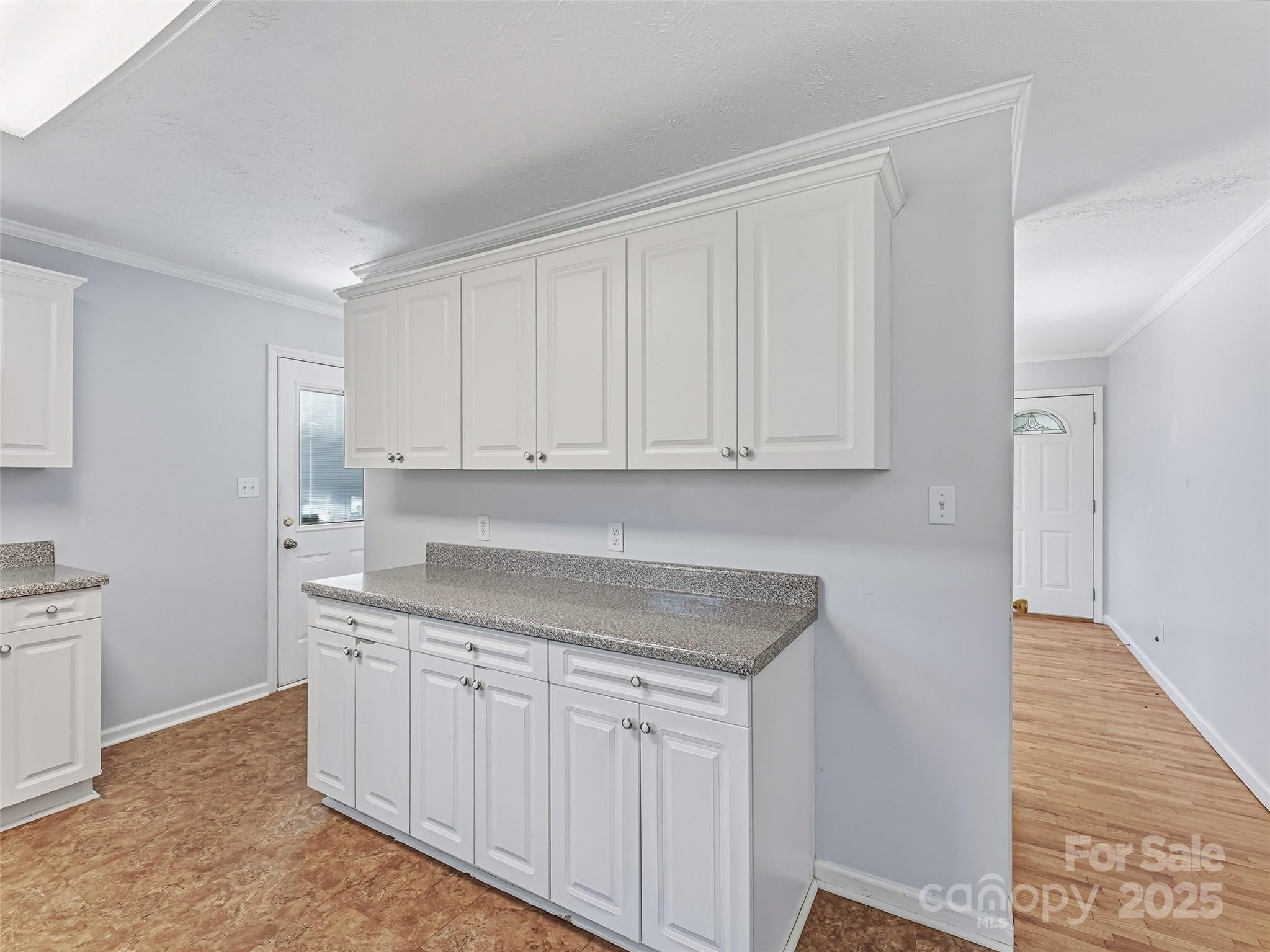 Candler, North Carolina, 28715, United States, 4 Bedrooms Bedrooms, ,3 BathroomsBathrooms,Residential,For Sale,1983385