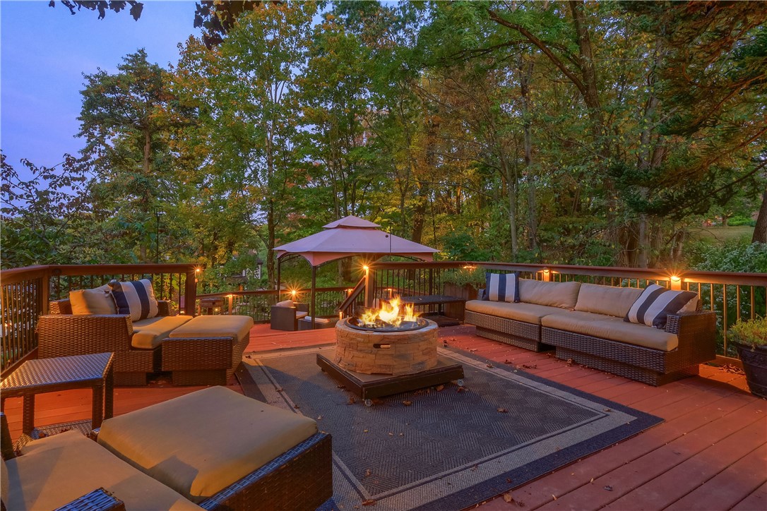 Pine Twp, Pennsylvania, 15044, United States, 4 Bedrooms Bedrooms, ,3 BathroomsBathrooms,Residential,For Sale,1951267