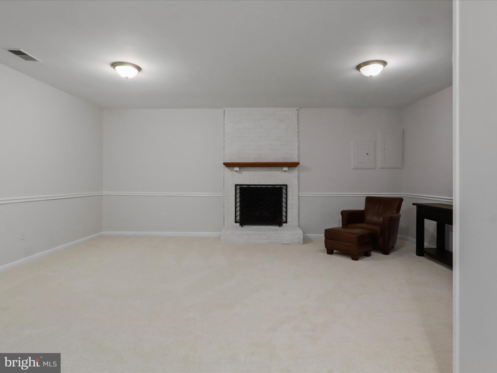 Arlington, Virginia, 22205, United States, 3 Bedrooms Bedrooms, ,3 BathroomsBathrooms,Residential,For Sale,1943915
