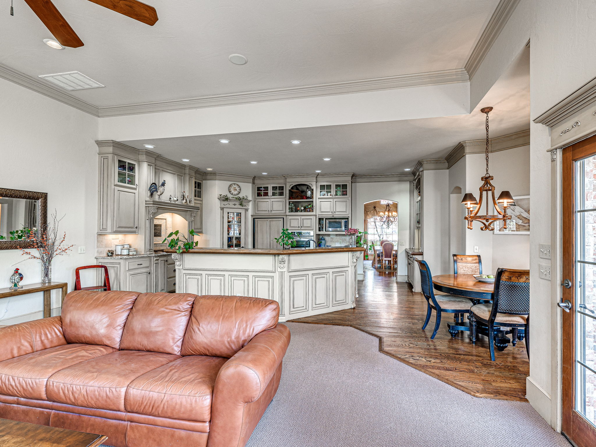 Edmond, Oklahoma, 73003, United States, 3 Bedrooms Bedrooms, ,3 BathroomsBathrooms,Residential,For Sale,1907652