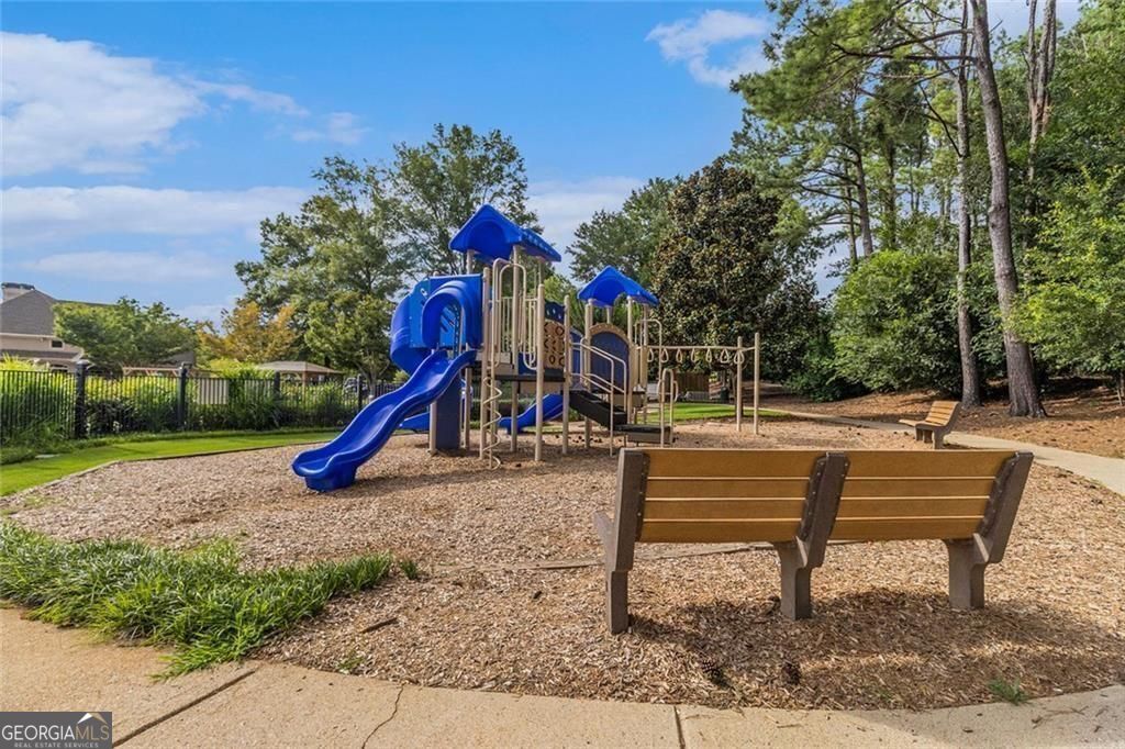 Roswell, Georgia, 30075, United States, 6 Bedrooms Bedrooms, ,5 BathroomsBathrooms,Residential,For Sale,1894243