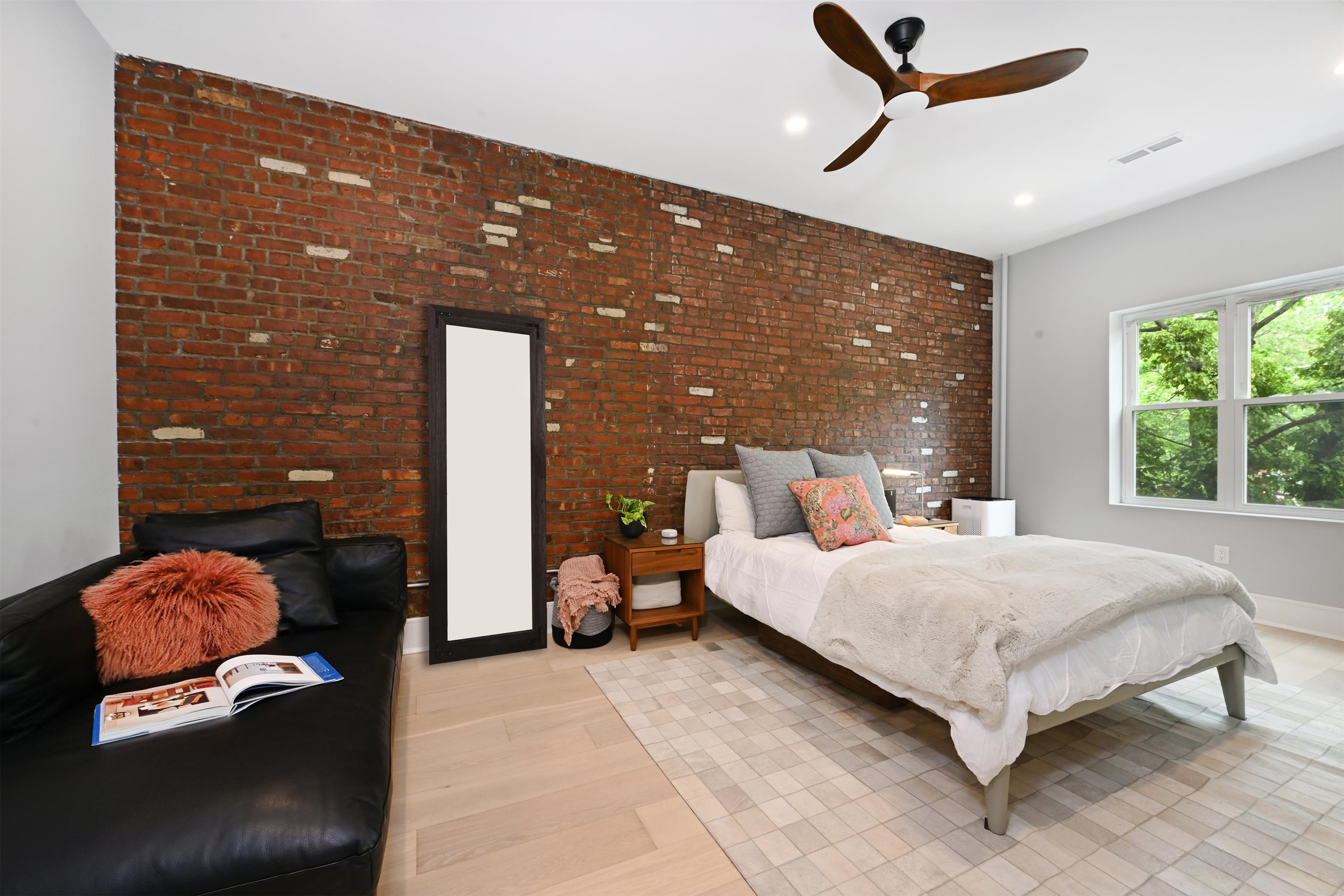 Hoboken, New Jersey, 07030, United States, 3 Bedrooms Bedrooms, ,2 BathroomsBathrooms,Residential,For Sale,1992092