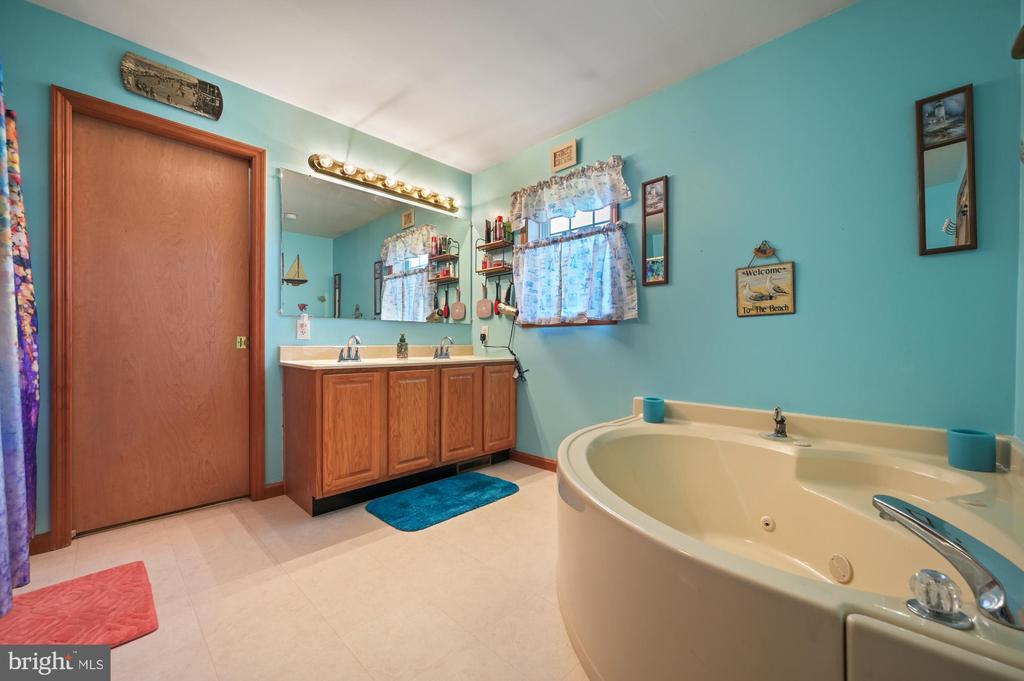 HARRINGTON, Delaware, 19952, United States, 3 Bedrooms Bedrooms, ,3 BathroomsBathrooms,Residential,For Sale,1984074