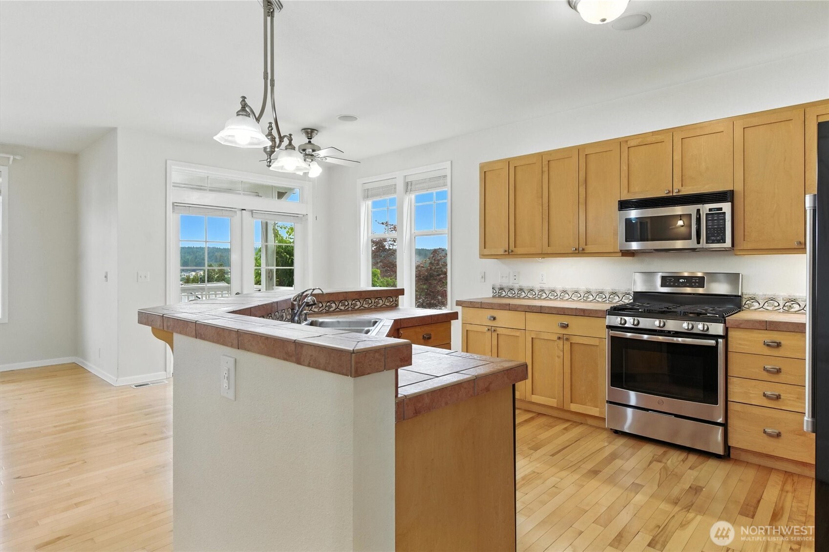 Poulsbo, Washington, 98370, United States, 3 Bedrooms Bedrooms, ,3 BathroomsBathrooms,Residential,For Sale,1898293