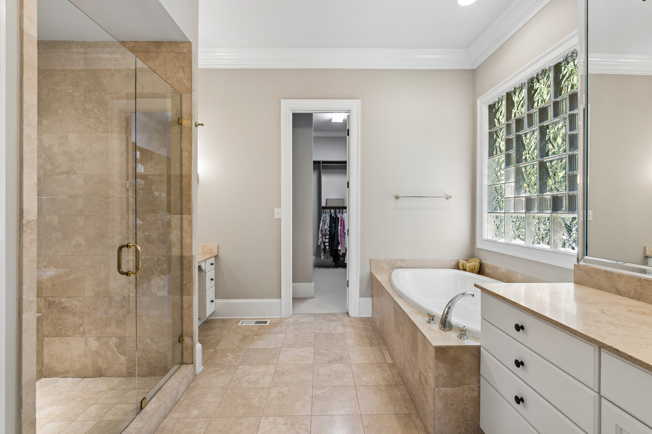  Private, Thoughtfully Renovated Sandy Springs Estate - 物件實景