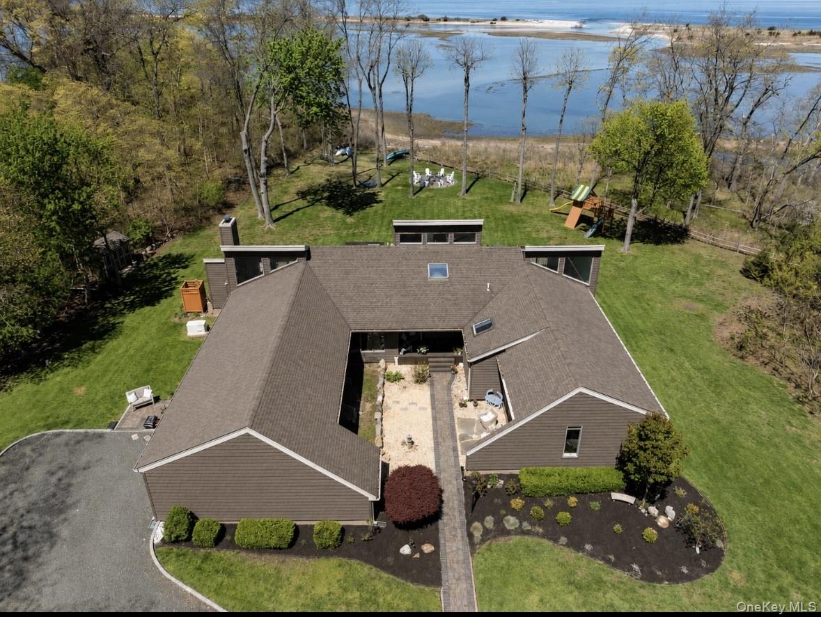 East Setauket, New York, 11733, United States, 5 Bedrooms Bedrooms, ,4 BathroomsBathrooms,Residential,For Sale,2048500