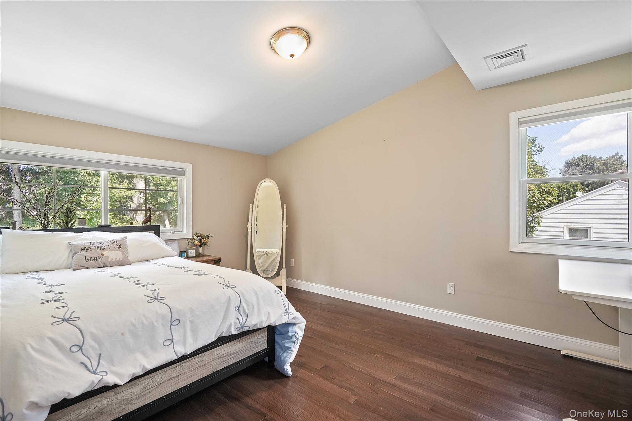 White Plains, New York, 10603, United States, 3 Bedrooms Bedrooms, ,3 BathroomsBathrooms,Residential,For Sale,1933056