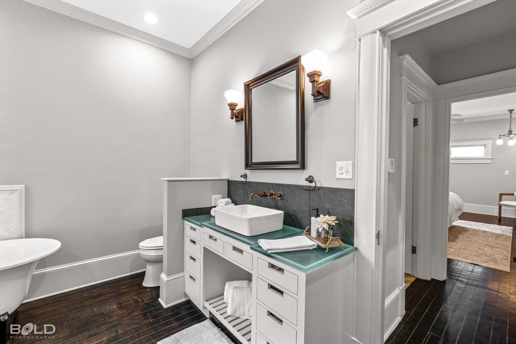 Shreveport, Louisiana, 71104, United States, 4 Bedrooms Bedrooms, ,5 BathroomsBathrooms,Residential,For Sale,1795107