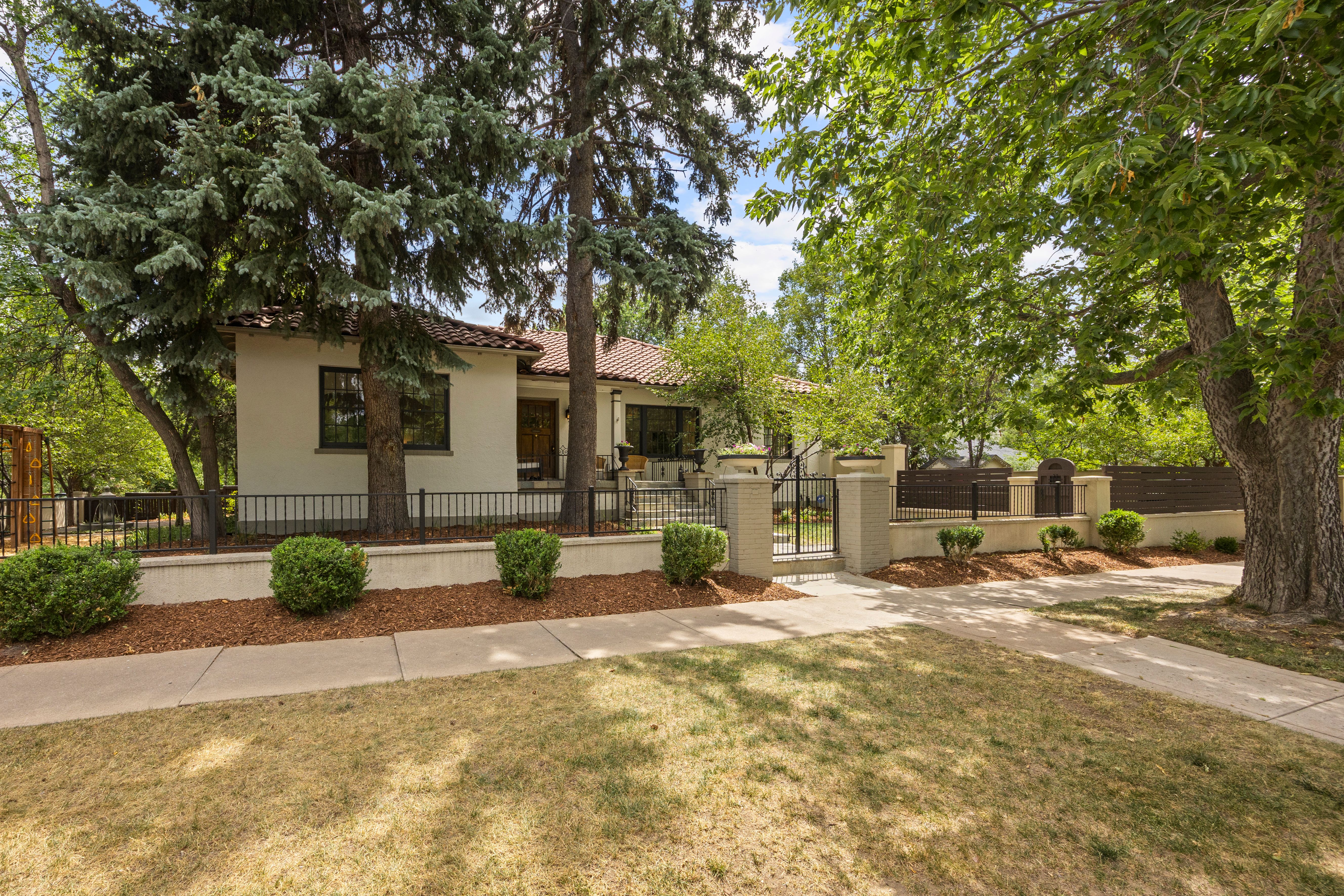  Mediterranean Masterpiece Spanning Prestigious 7th Avenue Parkway - 物件實景