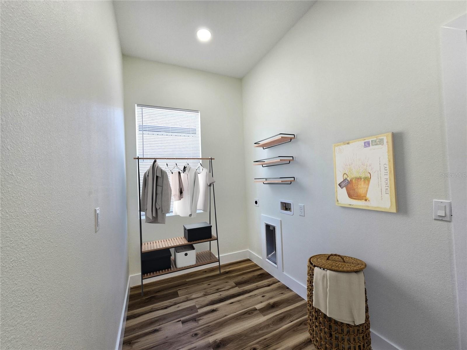 ST PETERSBURG, Florida, 33705, United States, 3 Bedrooms Bedrooms, ,2 BathroomsBathrooms,Residential,For Sale,1989946