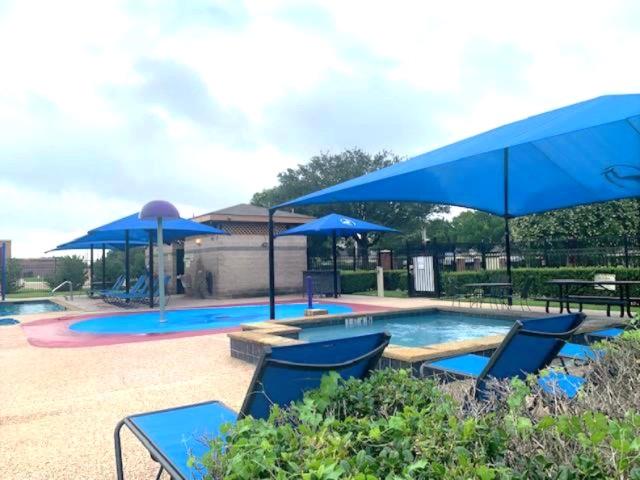 The Colony, Texas, 75056, United States, 4 Bedrooms Bedrooms, ,3 BathroomsBathrooms,Residential,For Sale,1984609