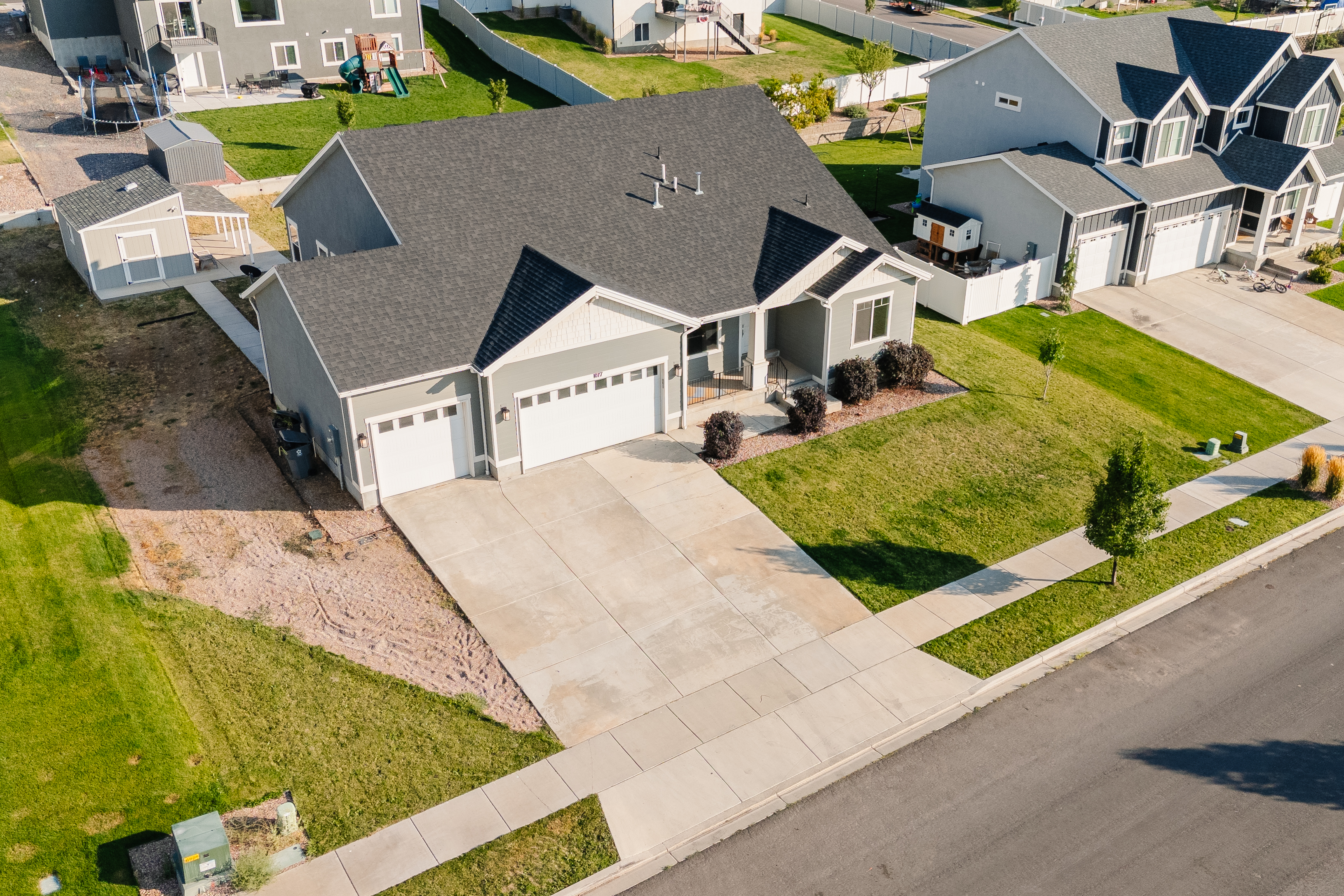 Santaquin, Utah, 84655, United States, 5 Bedrooms Bedrooms, ,5 BathroomsBathrooms,Residential,For Sale,1977423