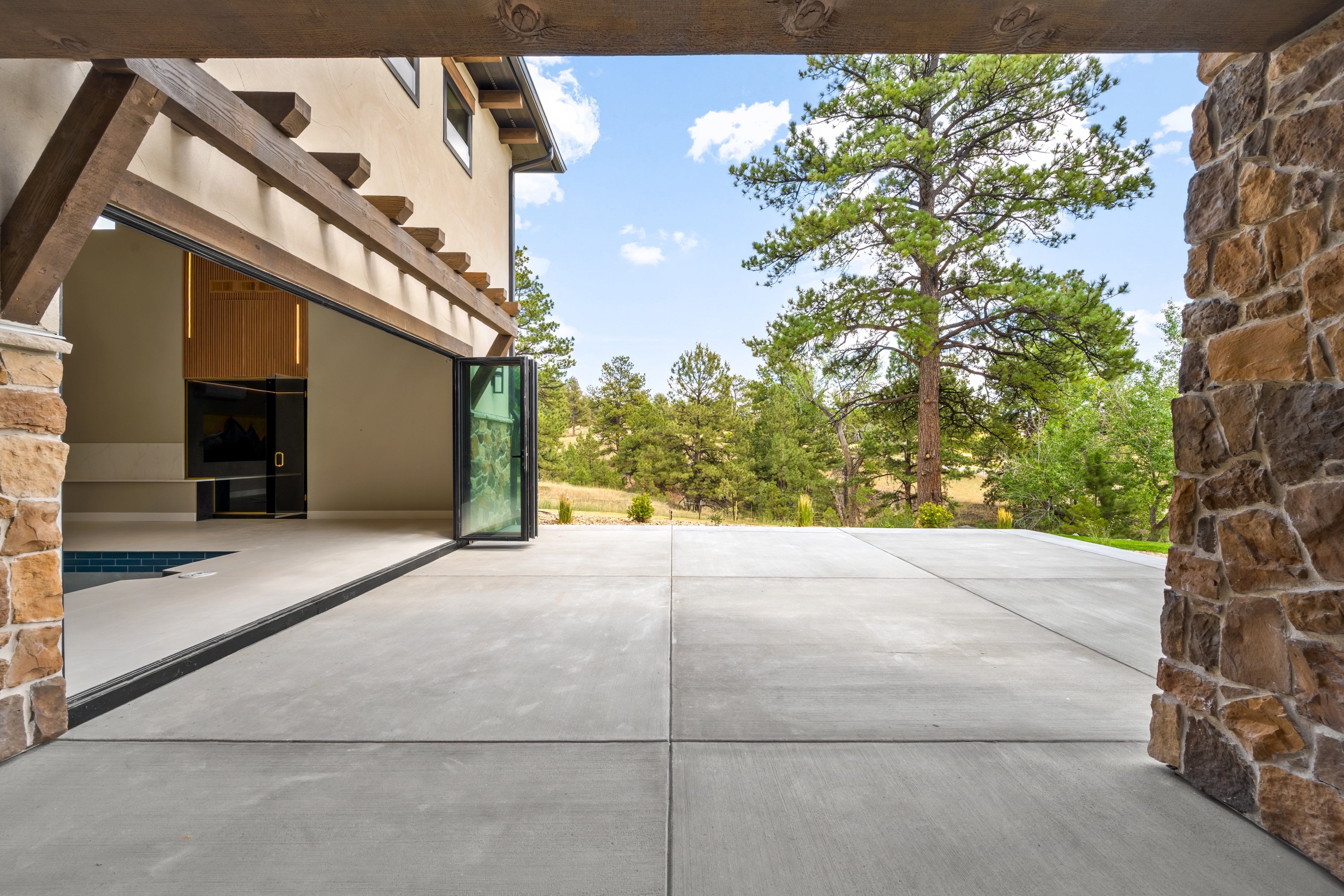  JUST FINISHED THIS YEAR Beautiful mountain estate- 10,521 finished square feet - 物件實景