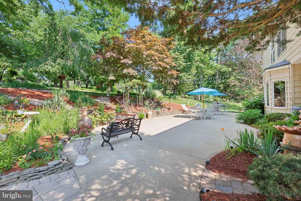 Colts Neck, New Jersey, 07722, United States, 4 Bedrooms Bedrooms, ,4 BathroomsBathrooms,Residential,For Sale,1792181