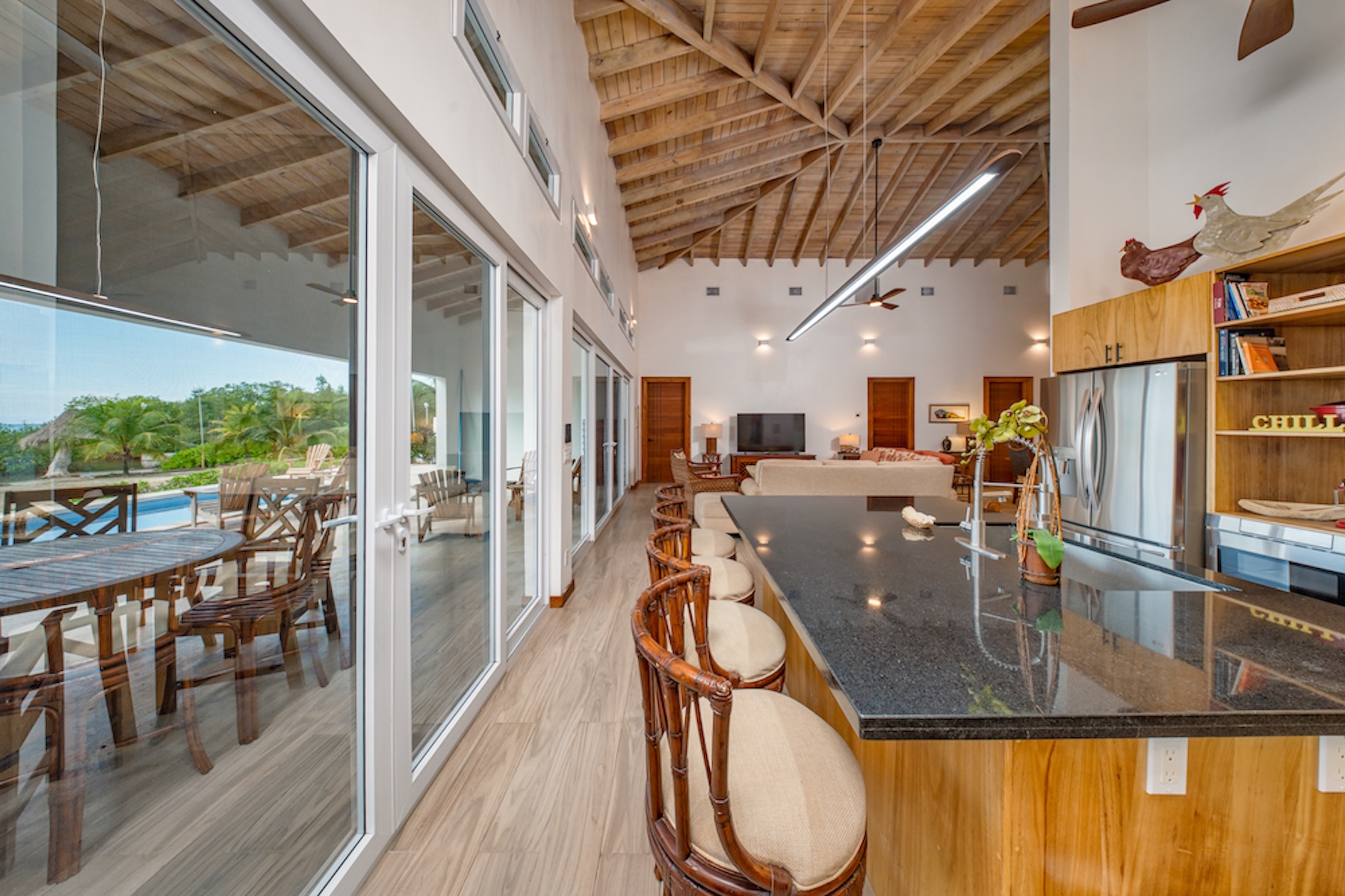  Beachfront Resort Style Home with Pool, Boat Slip & Lift, Guaiabara Beach - 物件實景