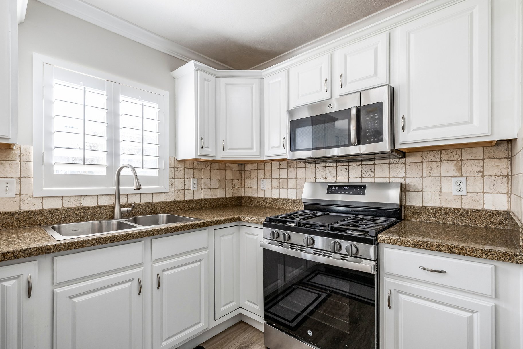  Fantastic Floor Plan in Great West Haven Location - 物件實景