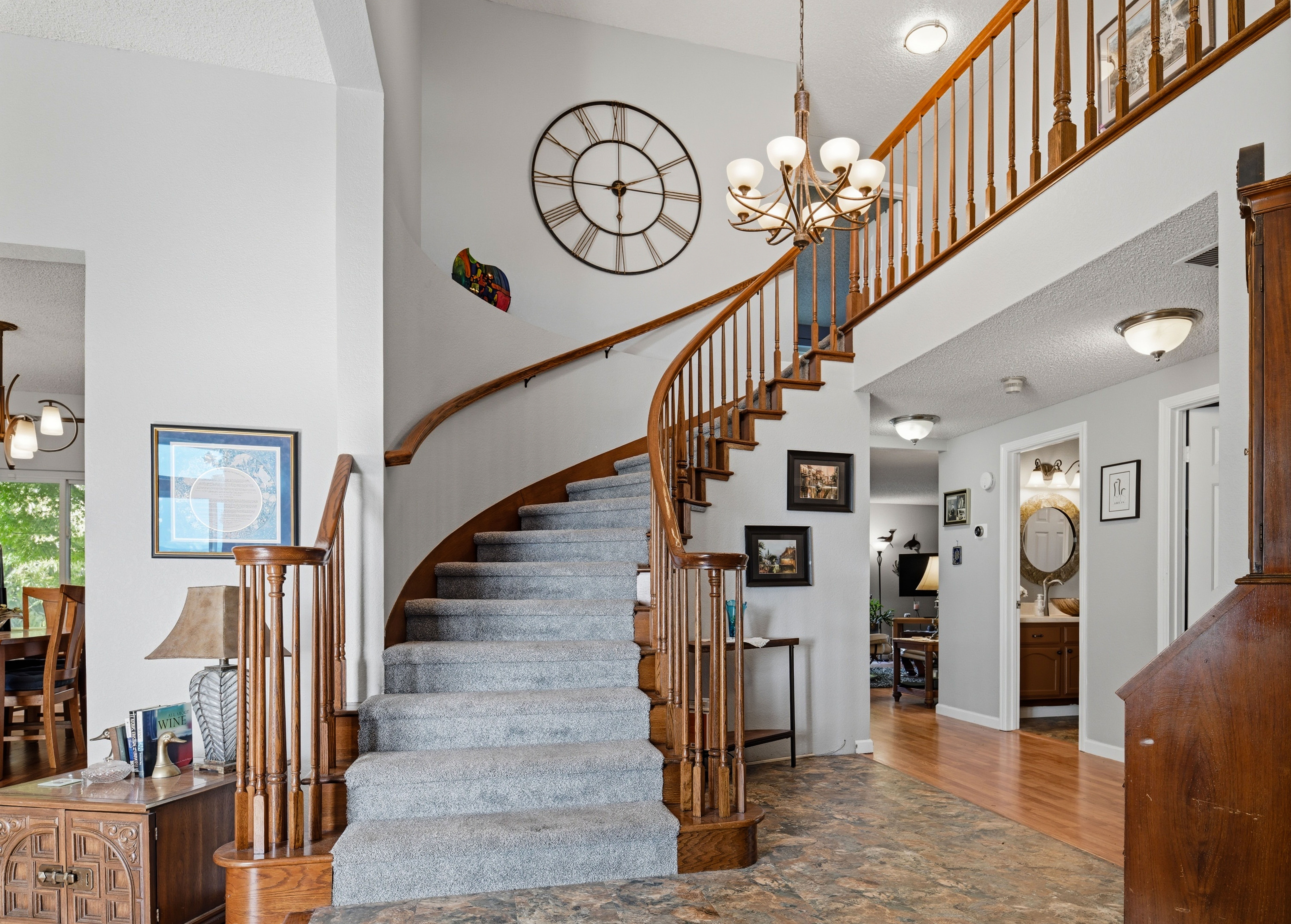  Stunningly Upgraded Home with Modern Amenities and Charm - 物件實景