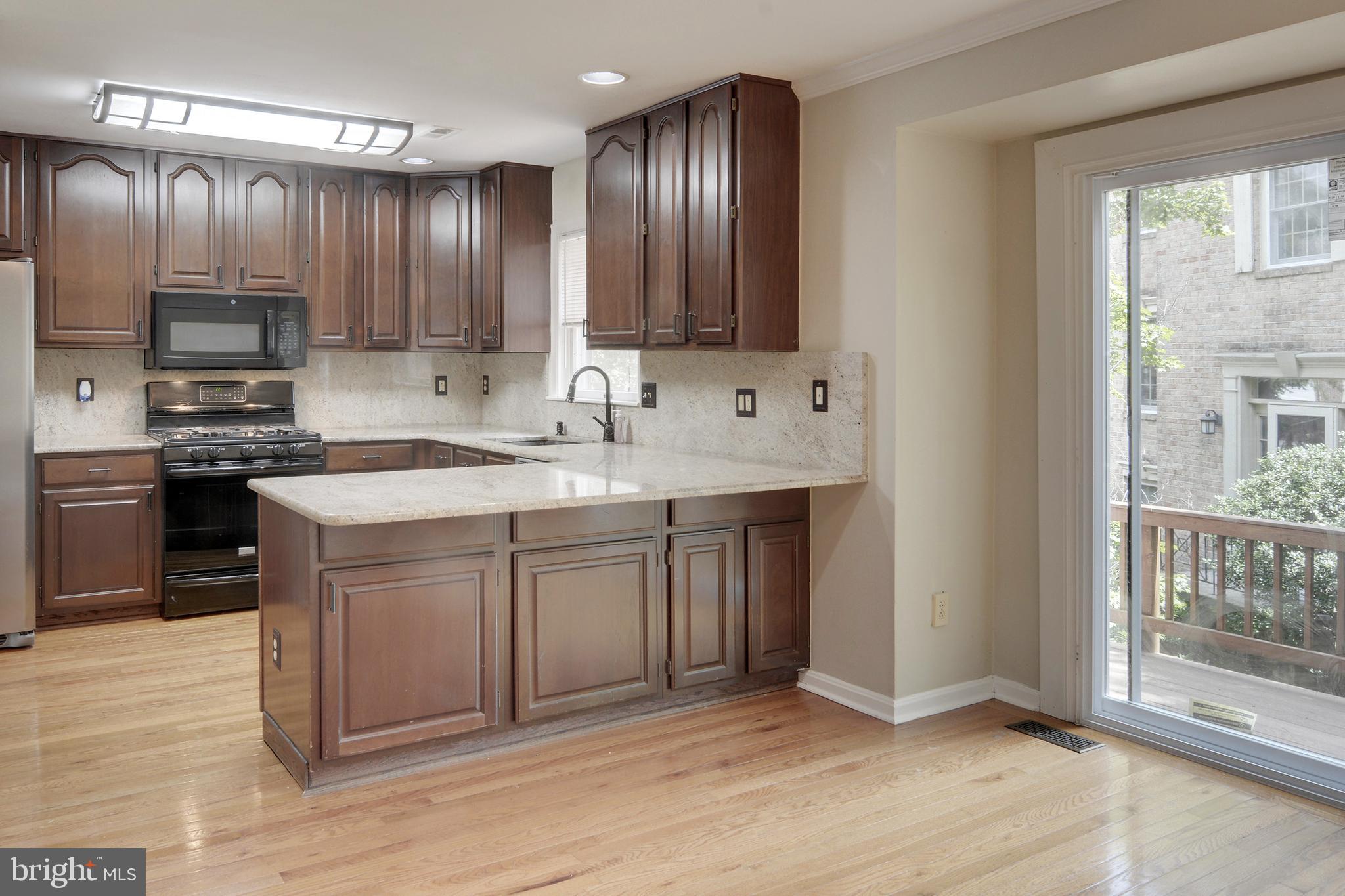 Centreville, Virginia, 20120, United States, 4 Bedrooms Bedrooms, ,3 BathroomsBathrooms,Residential,For Sale,1920404