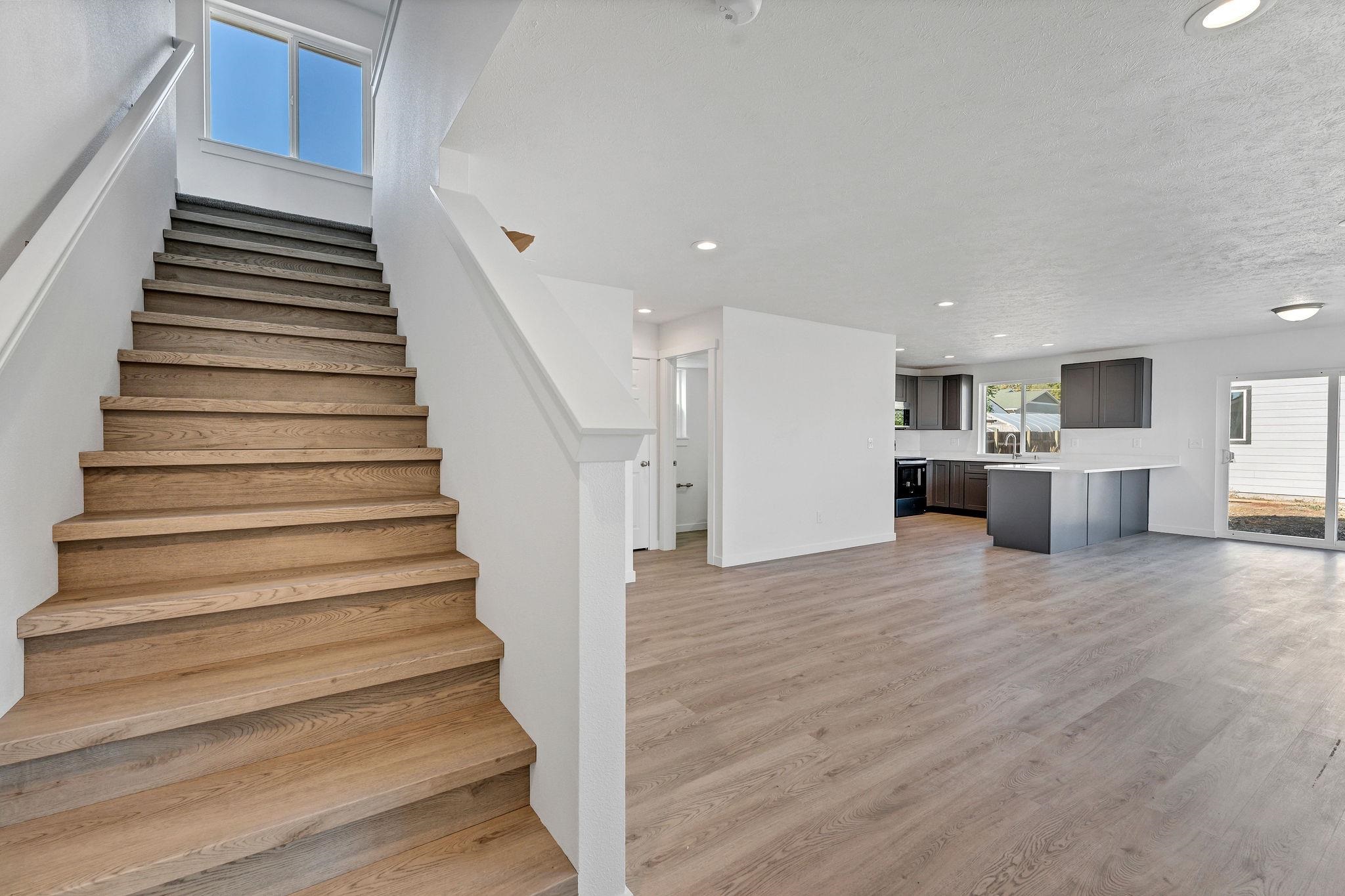 Spokane, Washington, 99212, United States, 3 Bedrooms Bedrooms, ,6 BathroomsBathrooms,Residential,For Sale,1986291