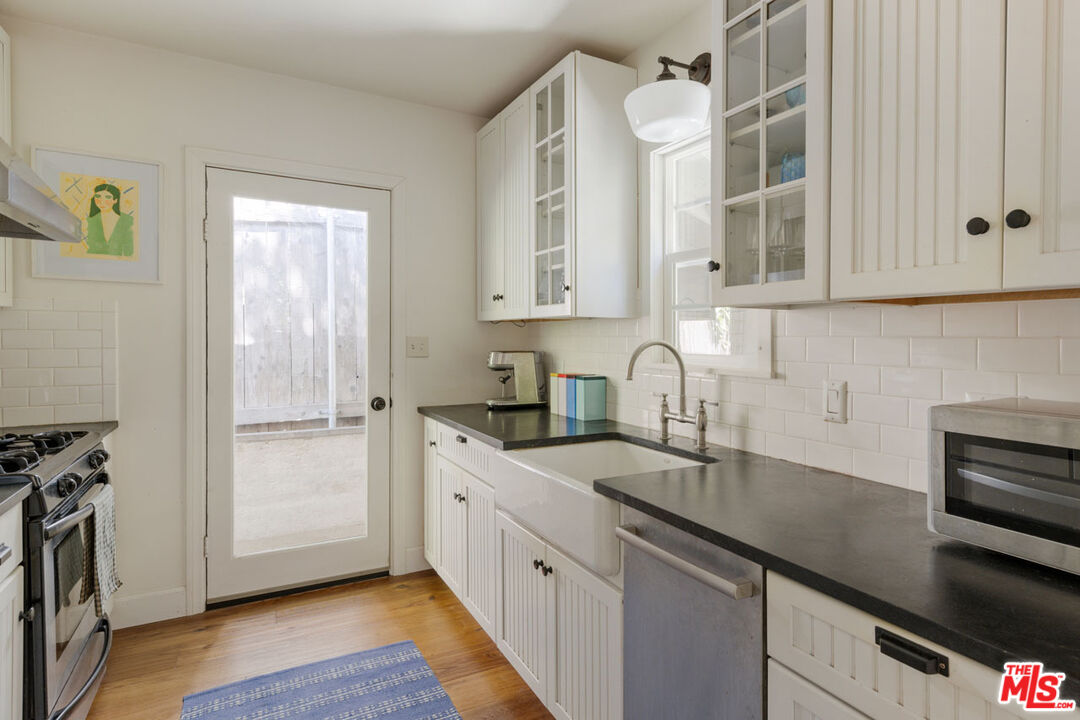 Los Angeles, California, 90065, United States, 1 Bedroom Bedrooms, ,1 BathroomBathrooms,Residential,For Sale,1898467