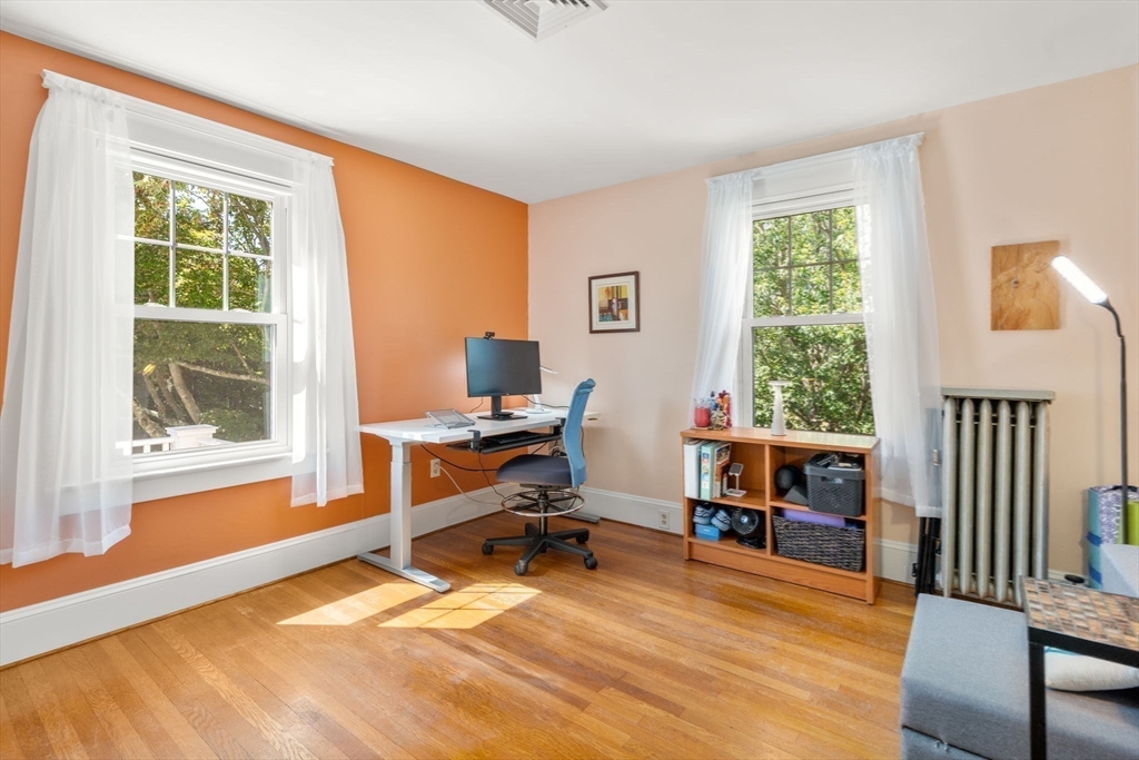Holyoke, Massachusetts, 01040, United States, 4 Bedrooms Bedrooms, ,2 BathroomsBathrooms,Residential,For Sale,1939451