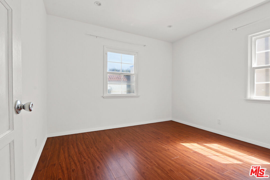 Los Angeles, California, 90035, United States, 5 Bedrooms Bedrooms, ,Residential,For Sale,1907143