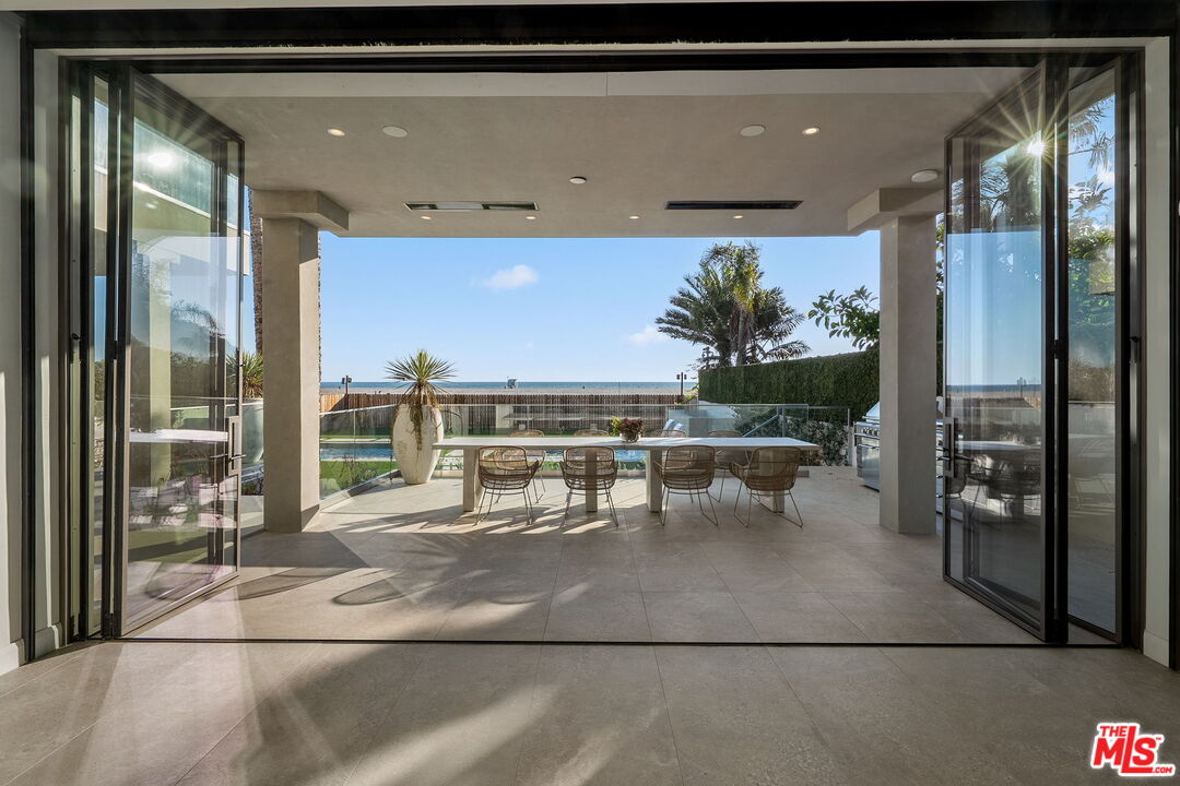 Santa Monica, California, 90403, United States, 7 Bedrooms Bedrooms, ,9 BathroomsBathrooms,Residential,For Sale,1955538