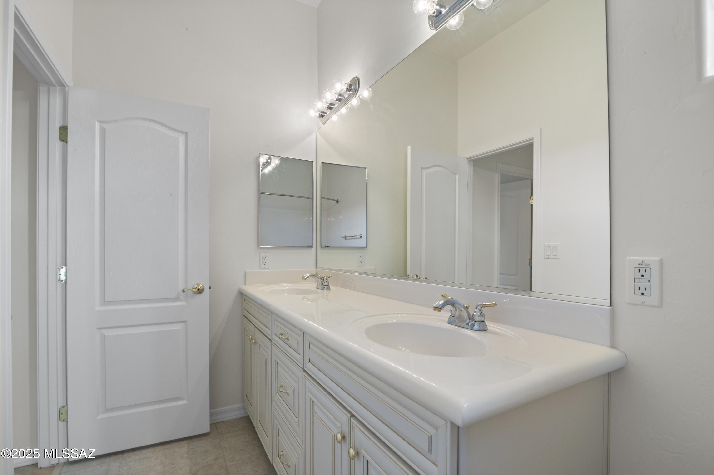 Marana, Arizona, 85658, United States, 3 Bedrooms Bedrooms, ,3 BathroomsBathrooms,Residential,For Sale,1926095