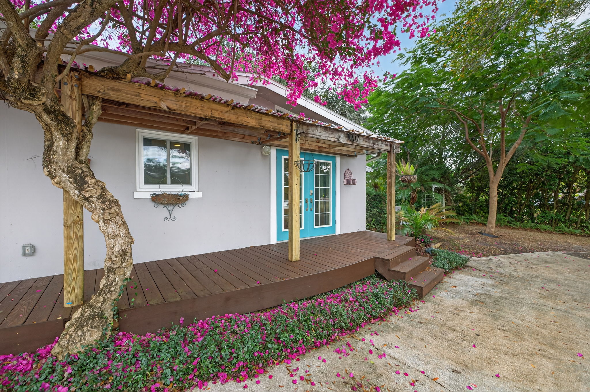 Clearwater, Florida, 33755, United States, 5 Bedrooms Bedrooms, ,3 BathroomsBathrooms,Residential,For Sale,2013064