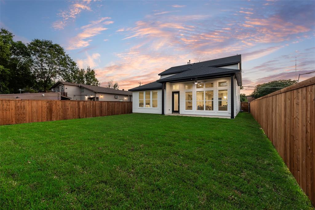 Dallas, Texas, 75211, United States, 4 Bedrooms Bedrooms, ,4 BathroomsBathrooms,Residential,For Sale,1893566