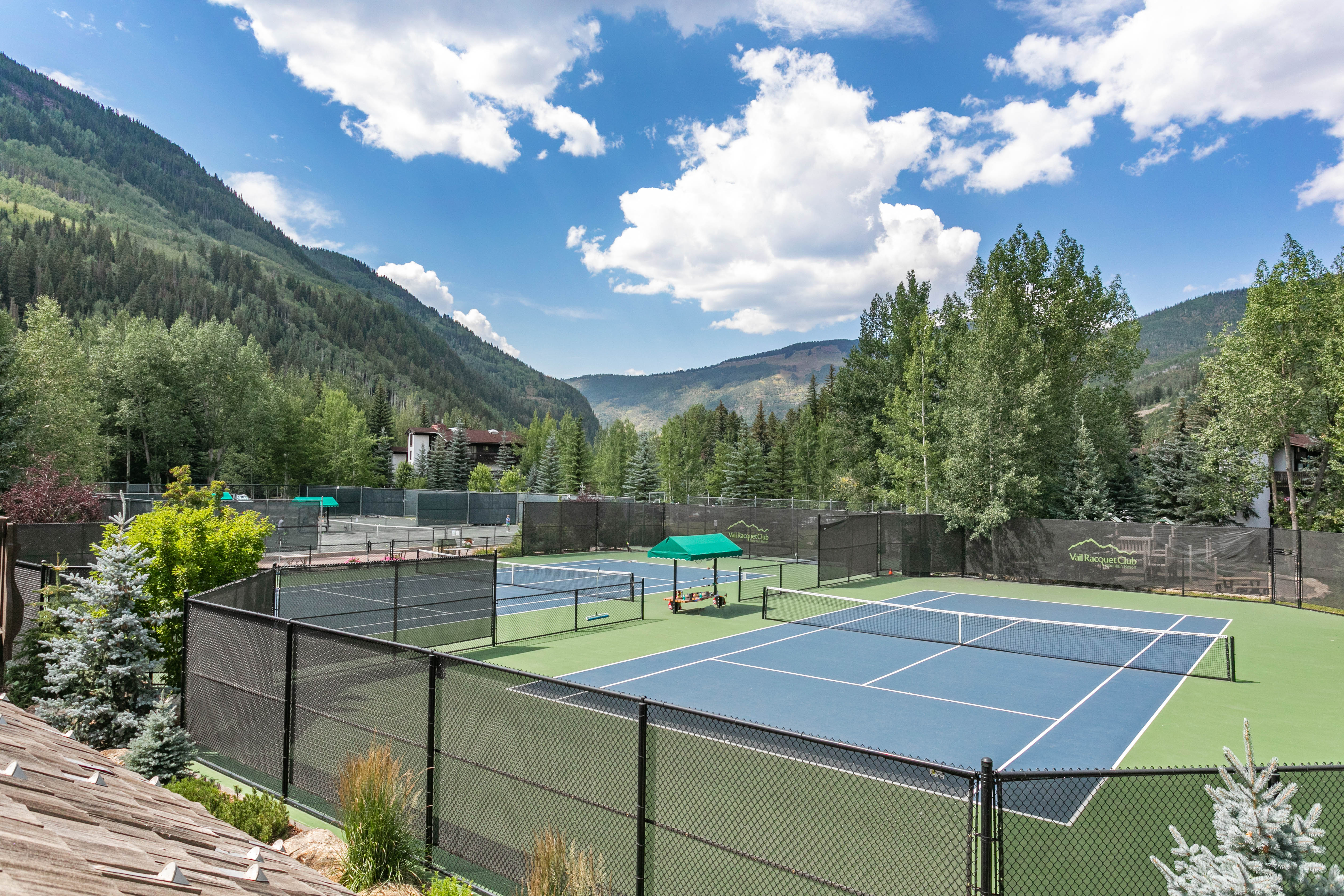  Located a Sweeping Bend of Gore Creek with Resort-Style Amenities - 物件實景