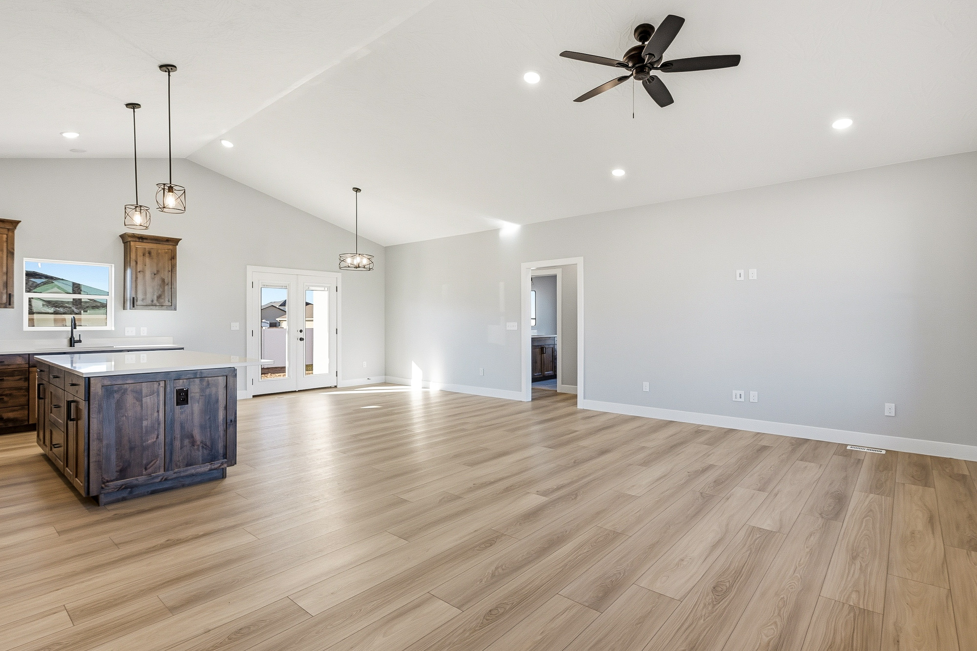 Cedar City, Utah, 84720, United States, 6 Bedrooms Bedrooms, ,4 BathroomsBathrooms,Residential,For Sale,1978281